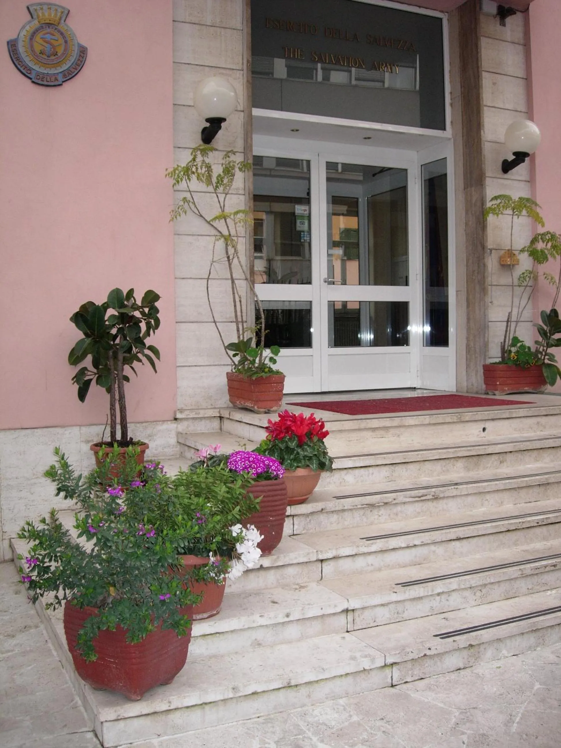 Facade/entrance in Foresteria Roma Esercito della Salvezza