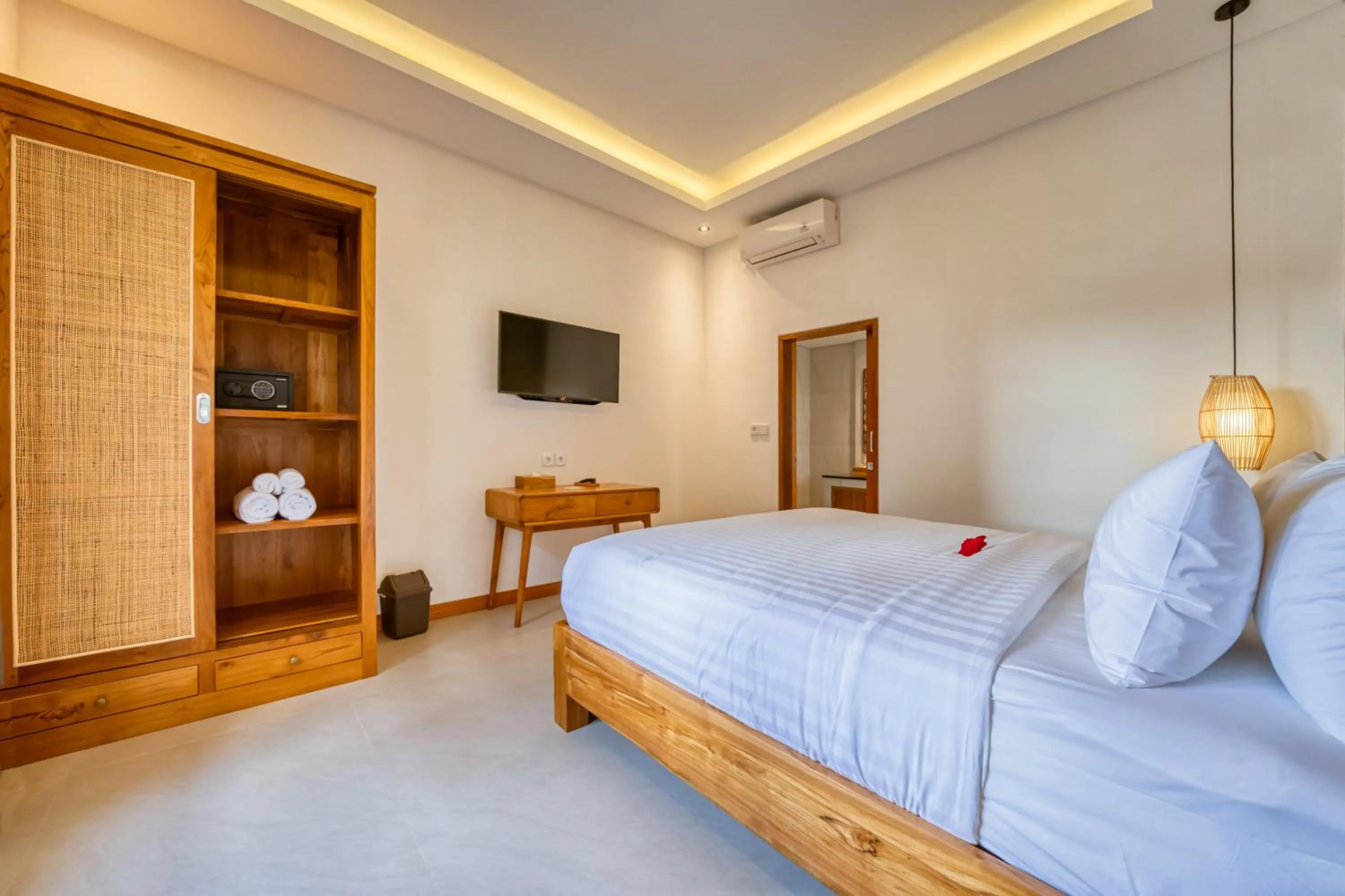 Bed in Villa Mirah Ubud