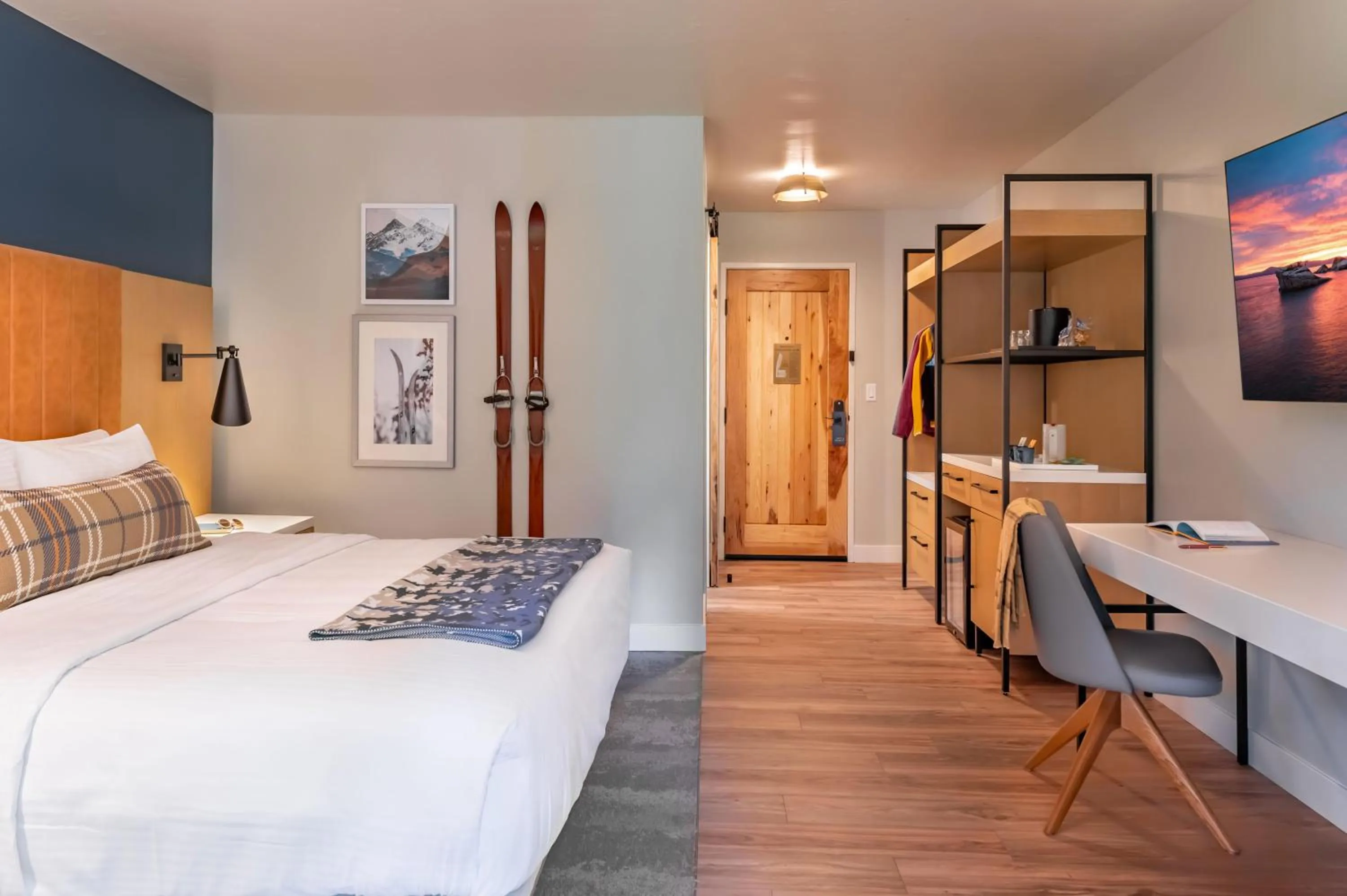 Bed in The Incline Lodge