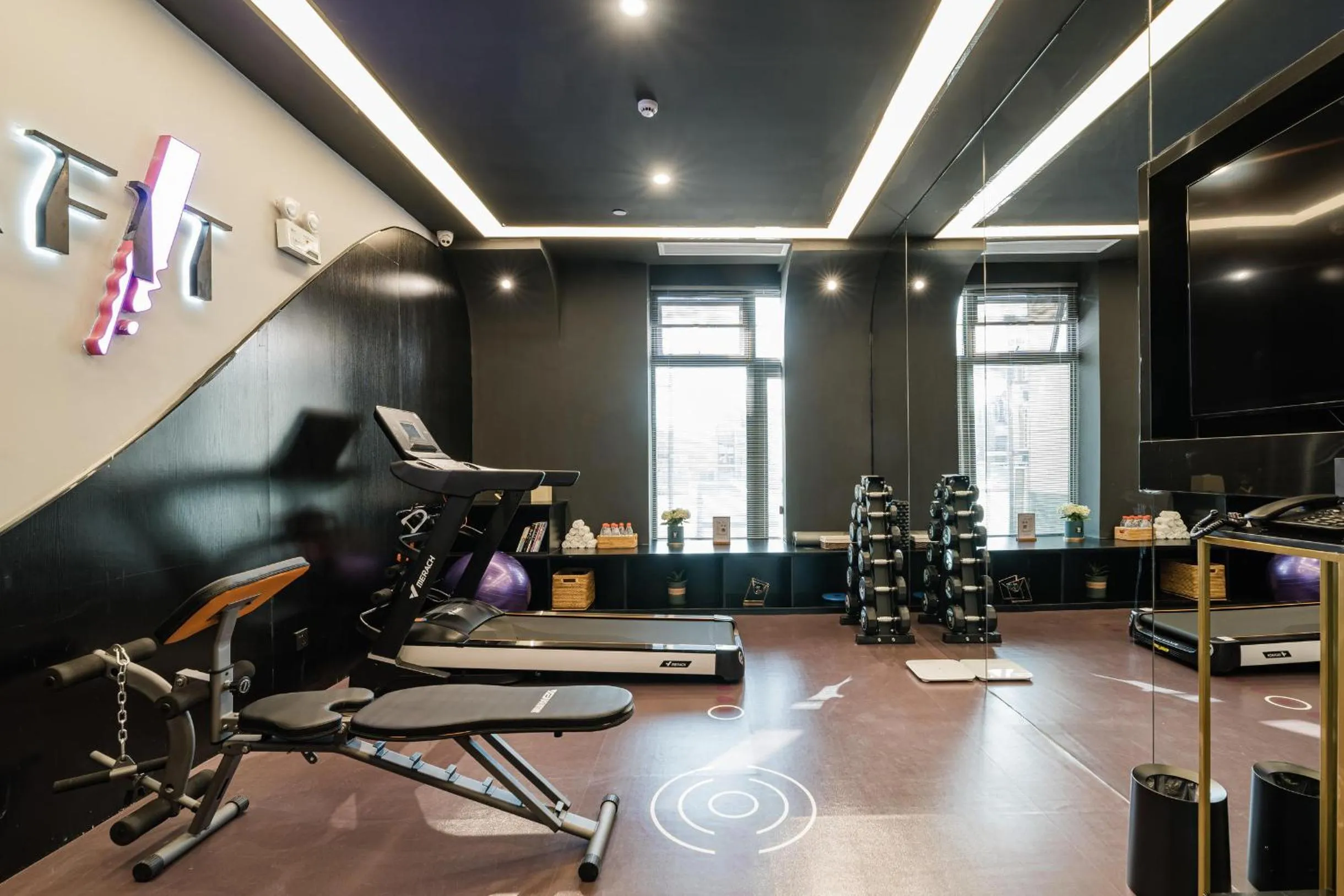 Atour Hotel Zhenjiang Xijindu Jinshan Temple