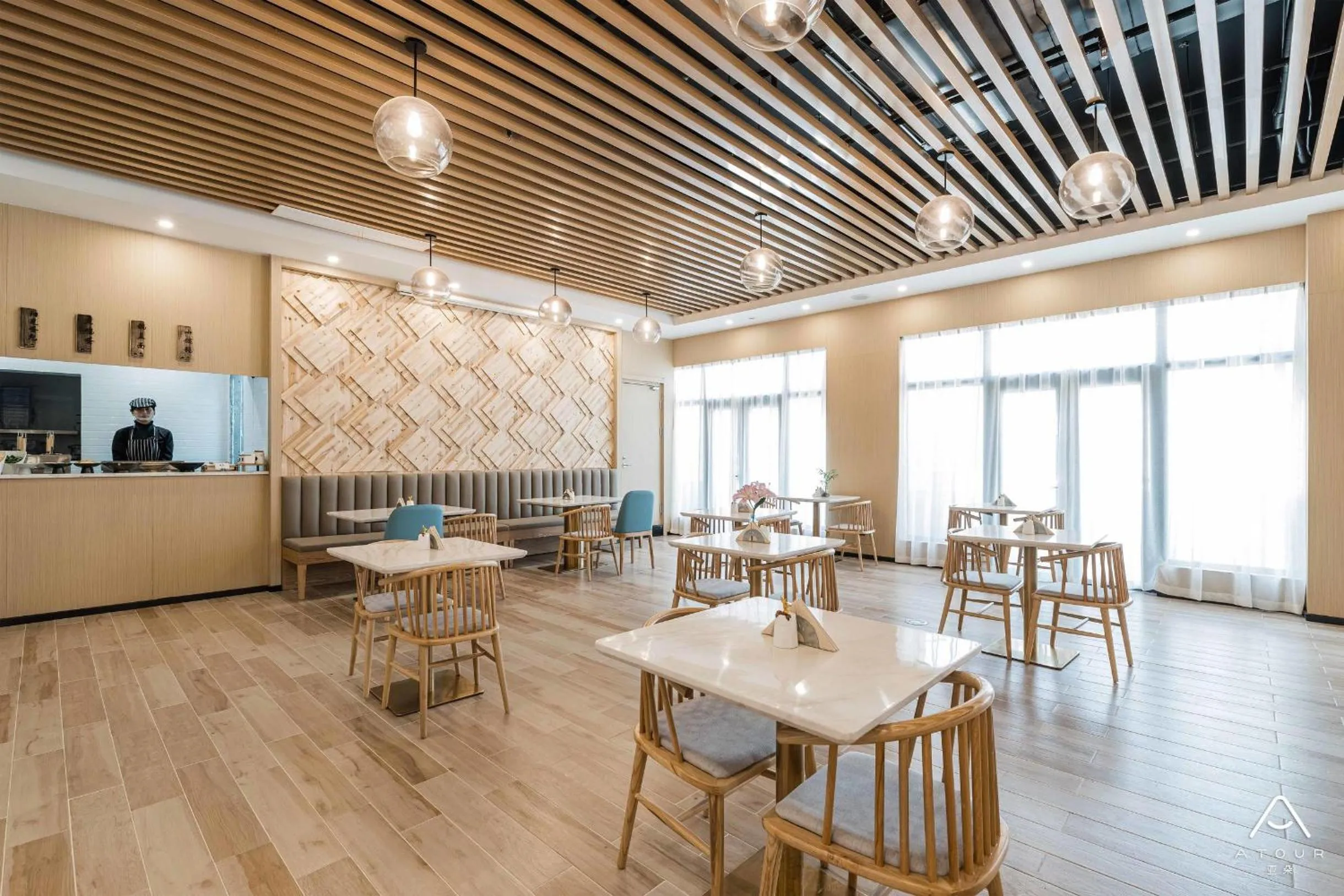 Atour Hotel Zhenjiang Xijindu Jinshan Temple