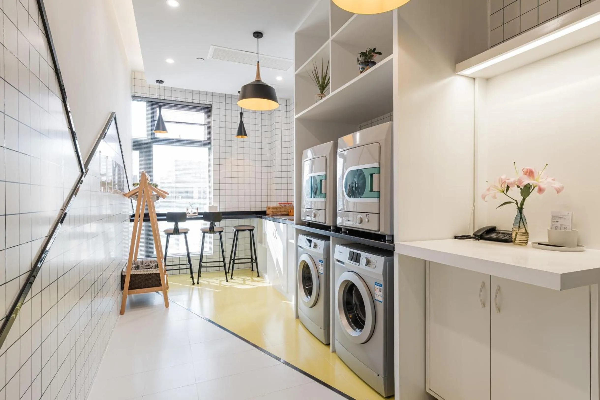 Atour Hotel Zhenjiang Xijindu Jinshan Temple