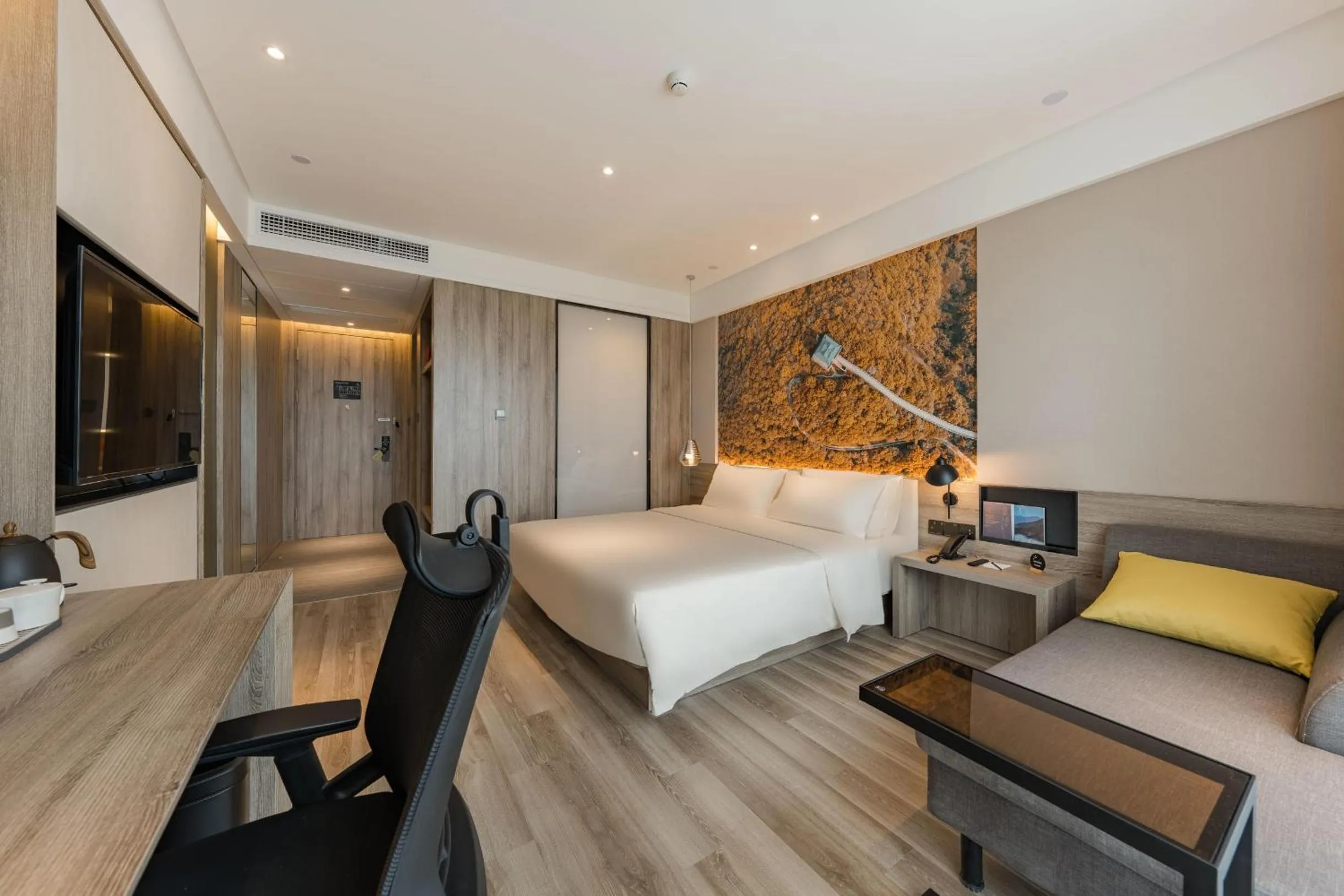 Bed in Atour Hotel Ningbo Xiangshan Binhai Avenue
