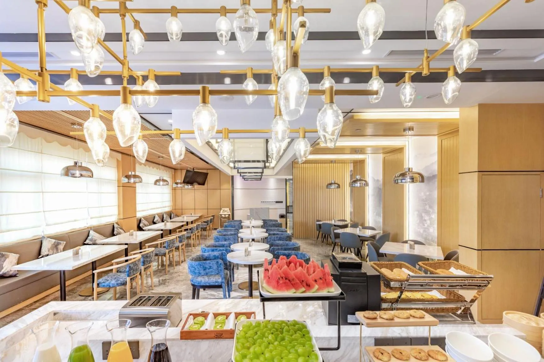 Atour Hotel Huangshan Tunxi Old Street Xin an River