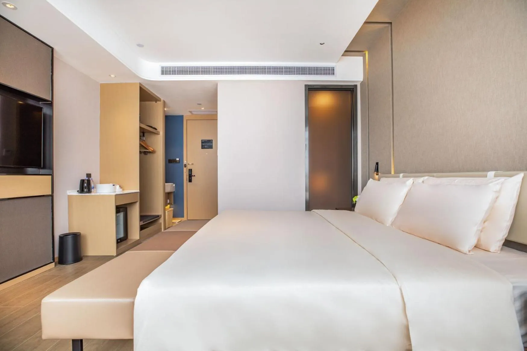 Bed in Atour Hotel Huangshan Tunxi Old Street Xin an River