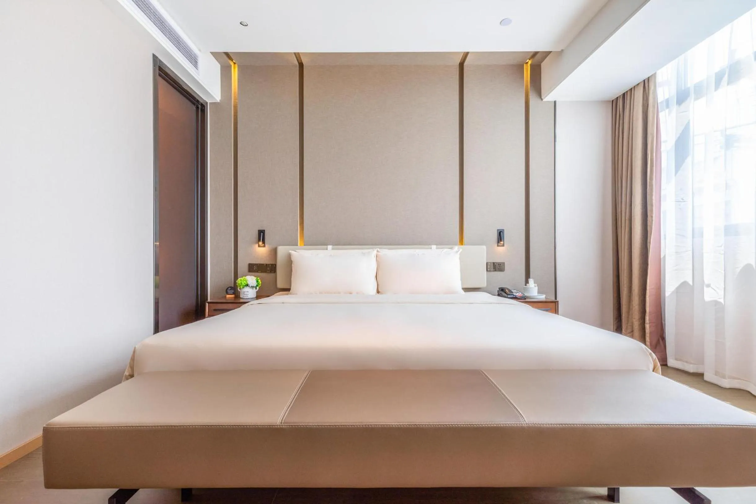 Bed in Atour Hotel Huangshan Tunxi Old Street Xin an River