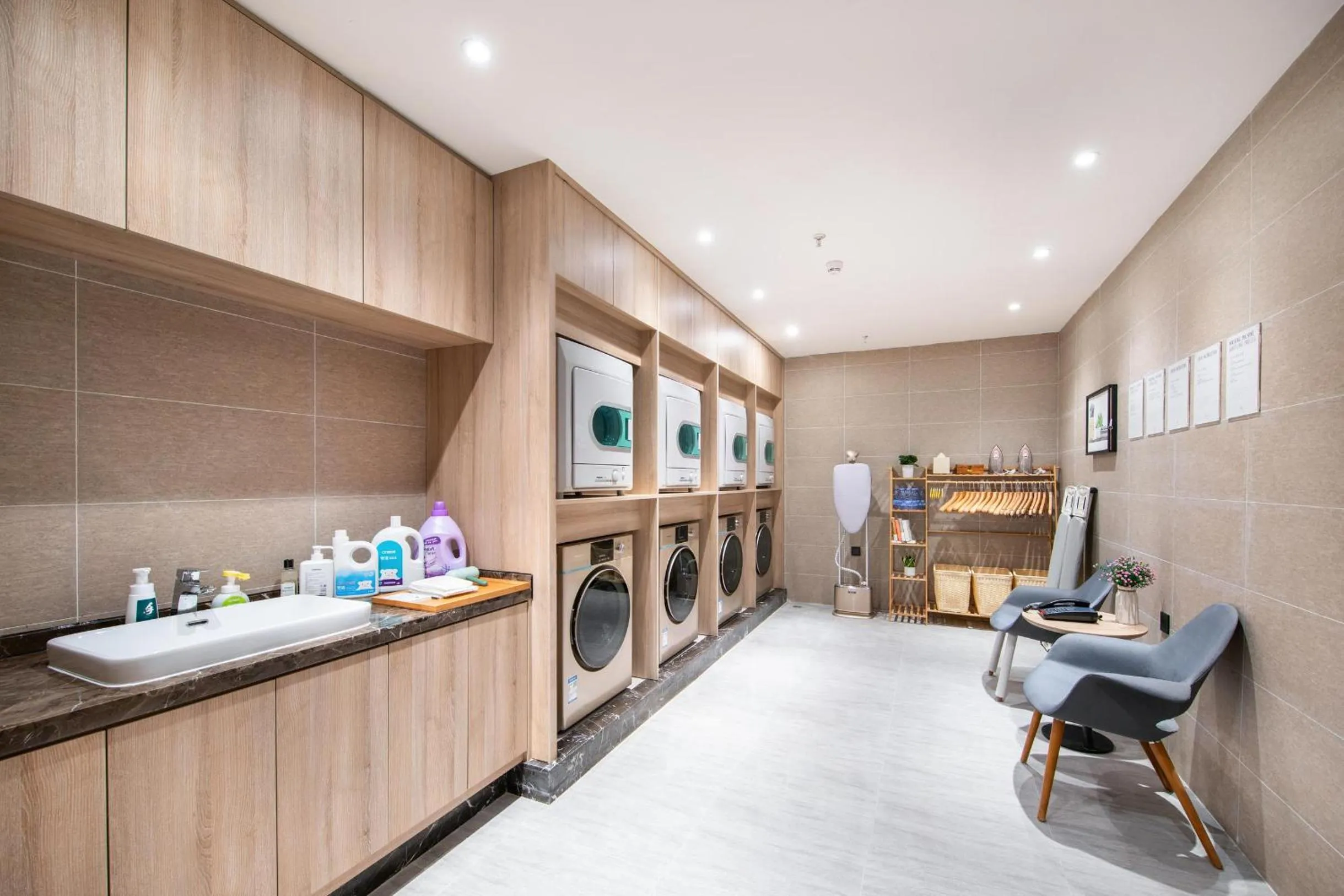 Atour Hotel Nanning North Lake Railway Station