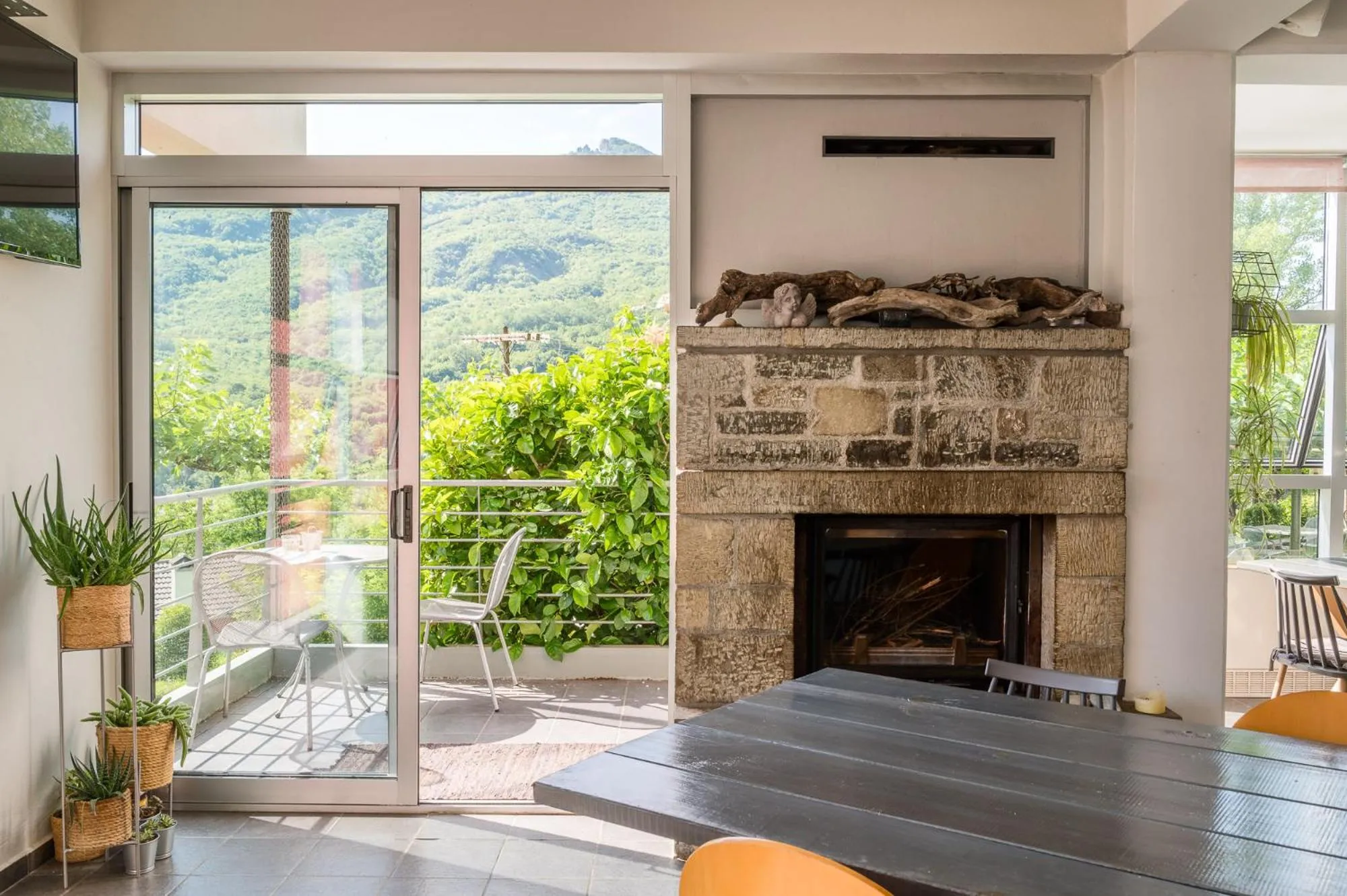 Restaurant/places to eat in Gefiri Plakas Hotel, Tzoumerka