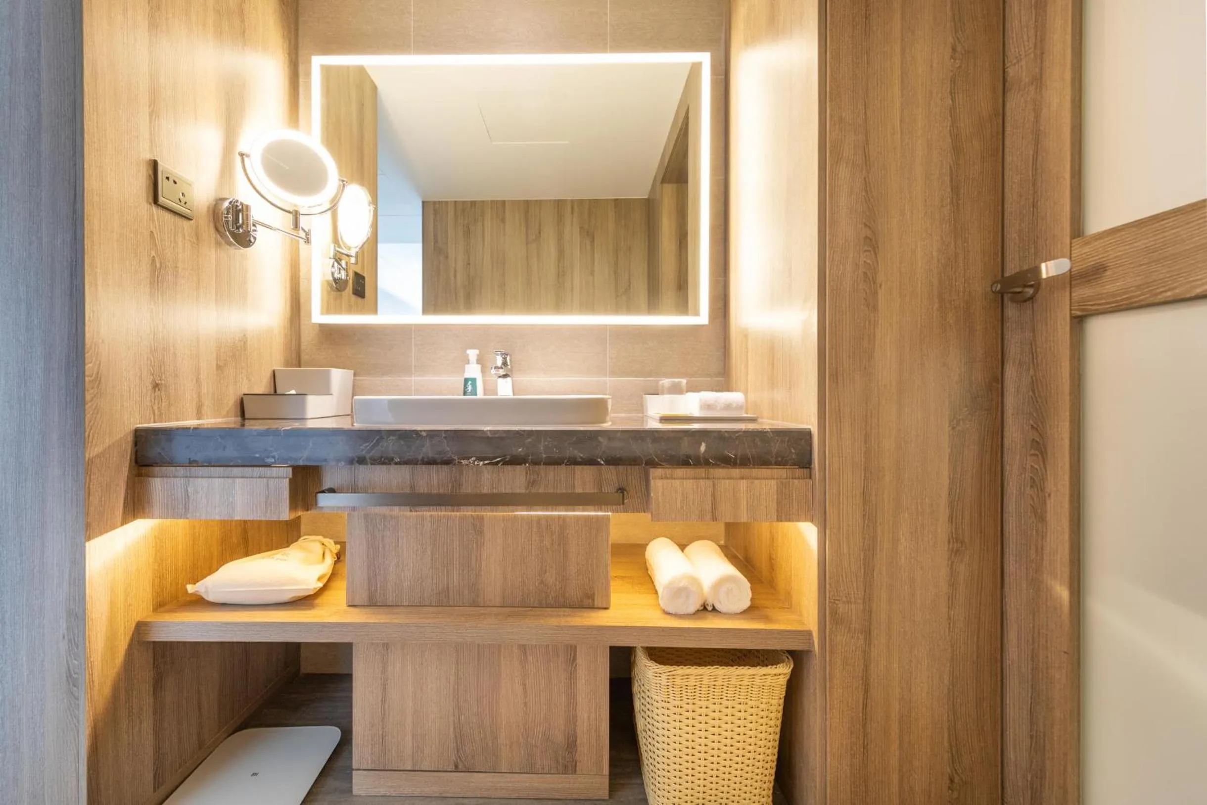 Atour Hotel Lanzhou Anning Zhonghai Plaza