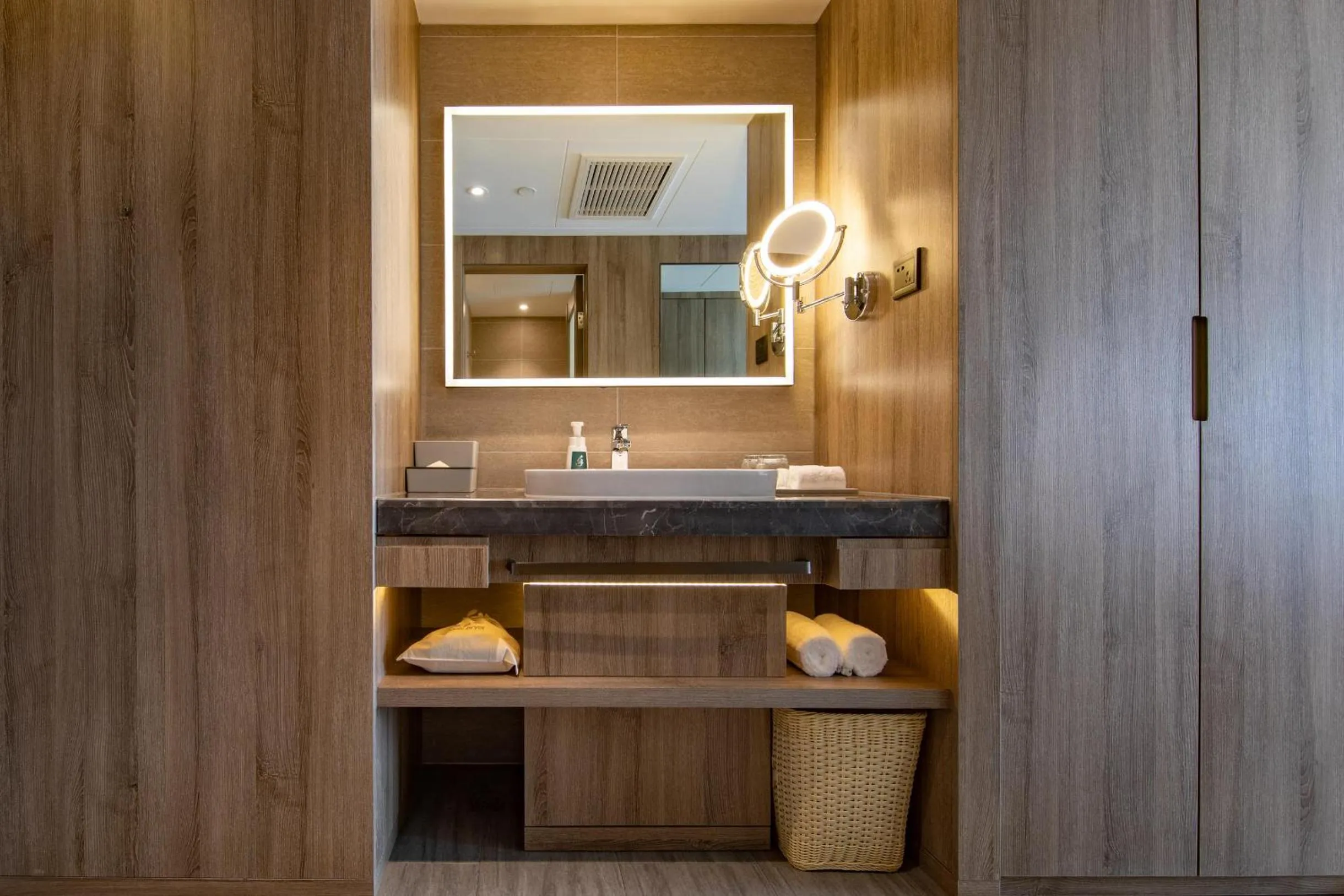 Atour Hotel Lanzhou Anning Zhonghai Plaza