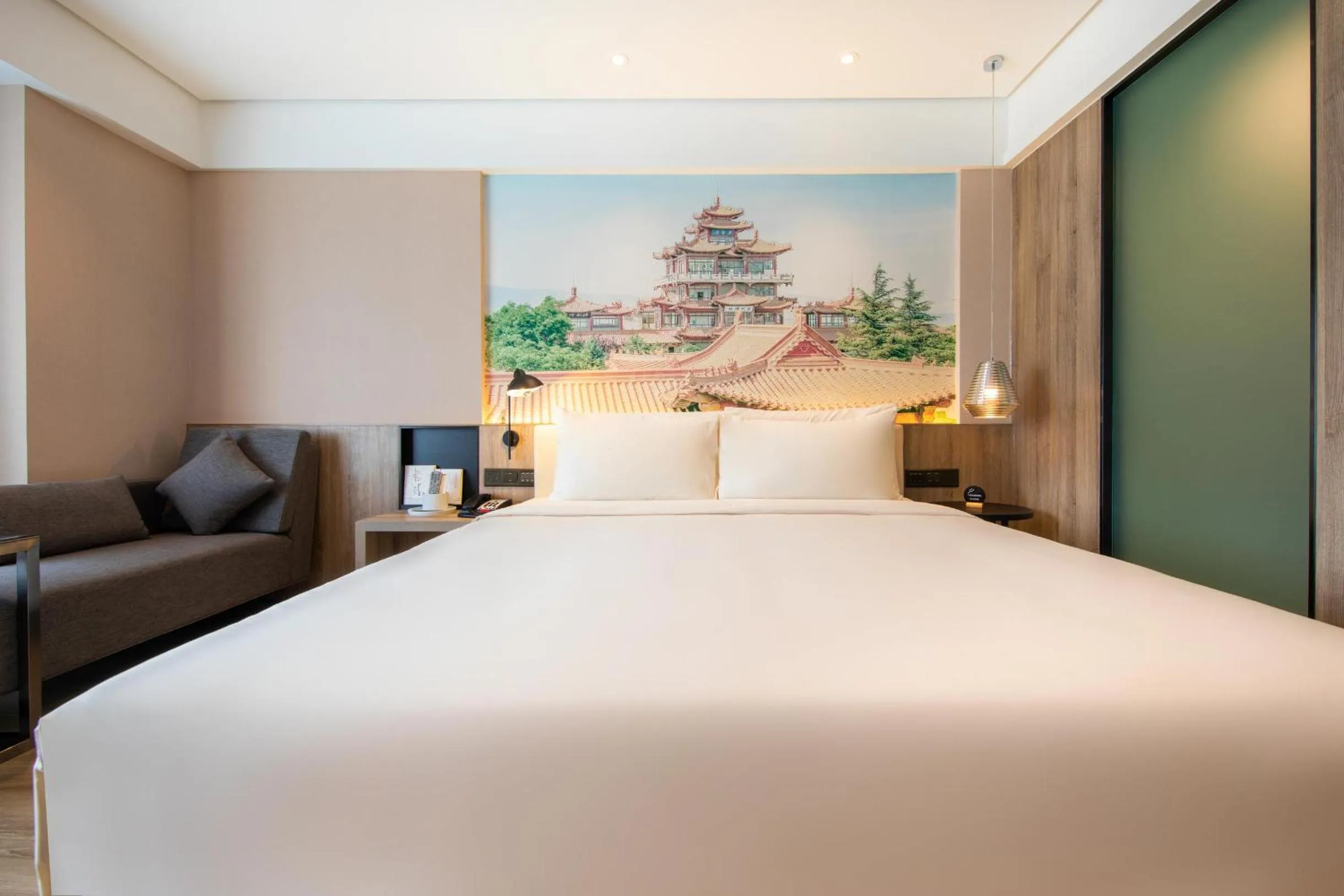 Bed in Atour Hotel Lanzhou Anning Zhonghai Plaza