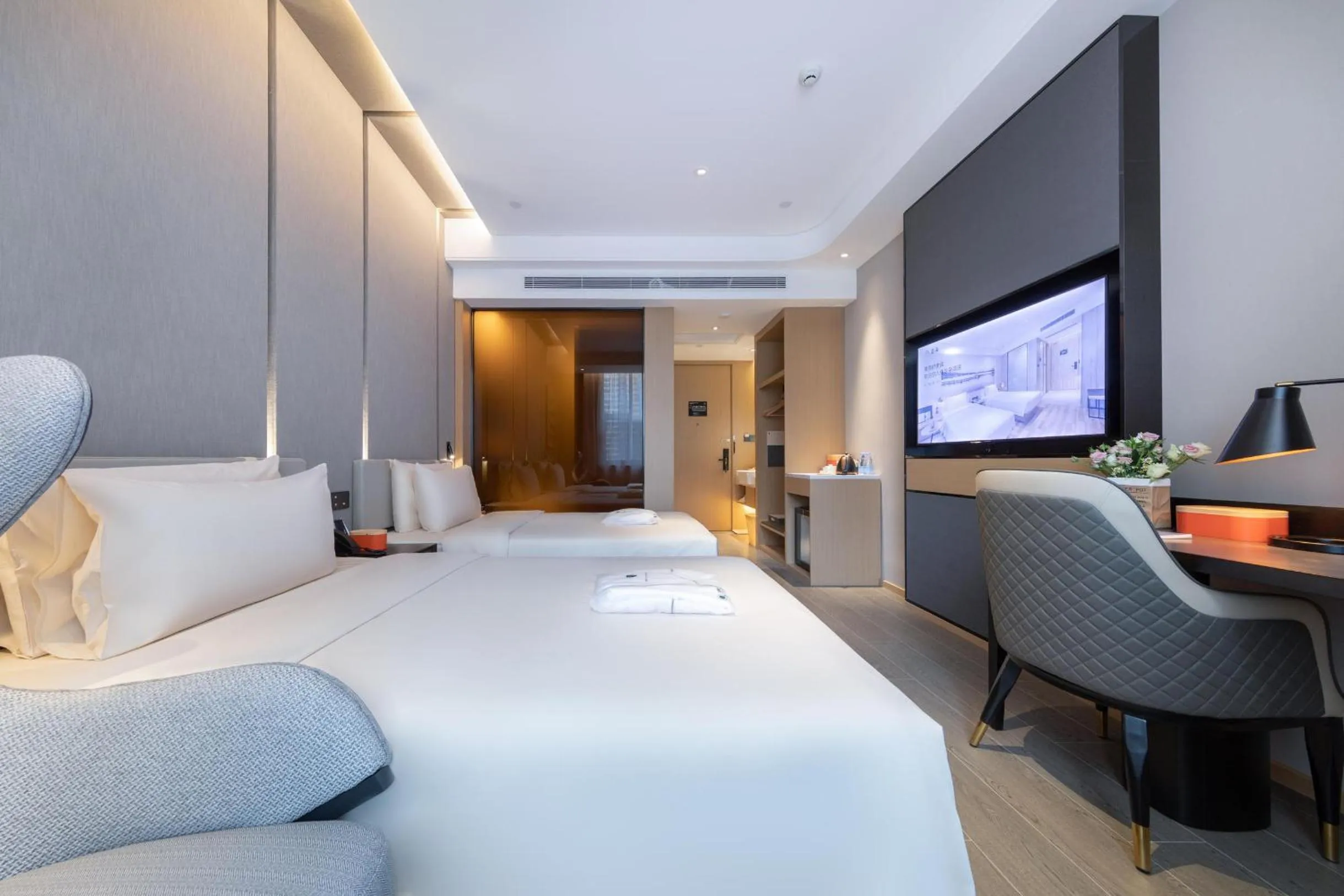 Bed in Atour Hotel Taiyuan Changfeng Business Center Wanxiang City