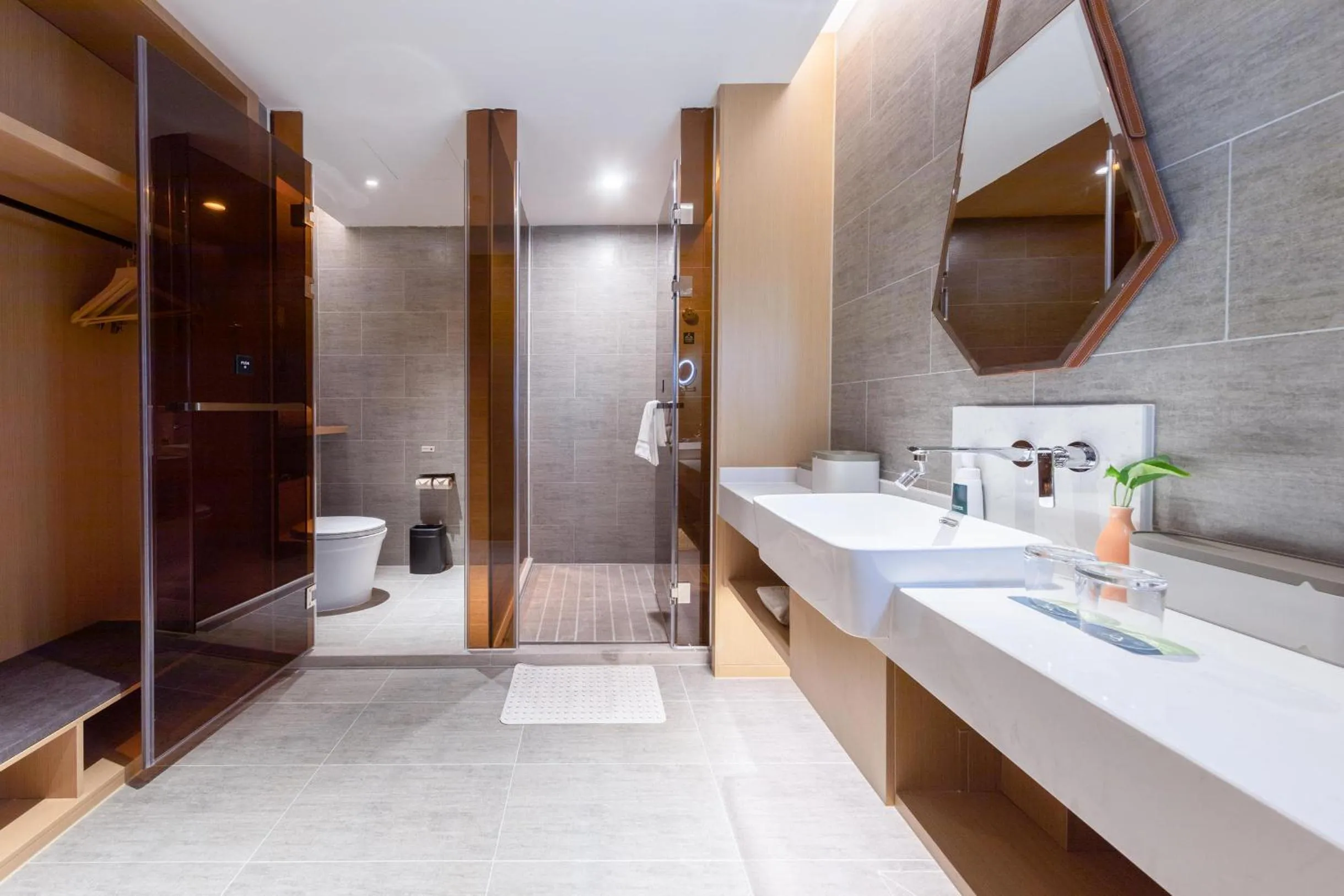 Atour Hotel Yuzhong Yuci Incity