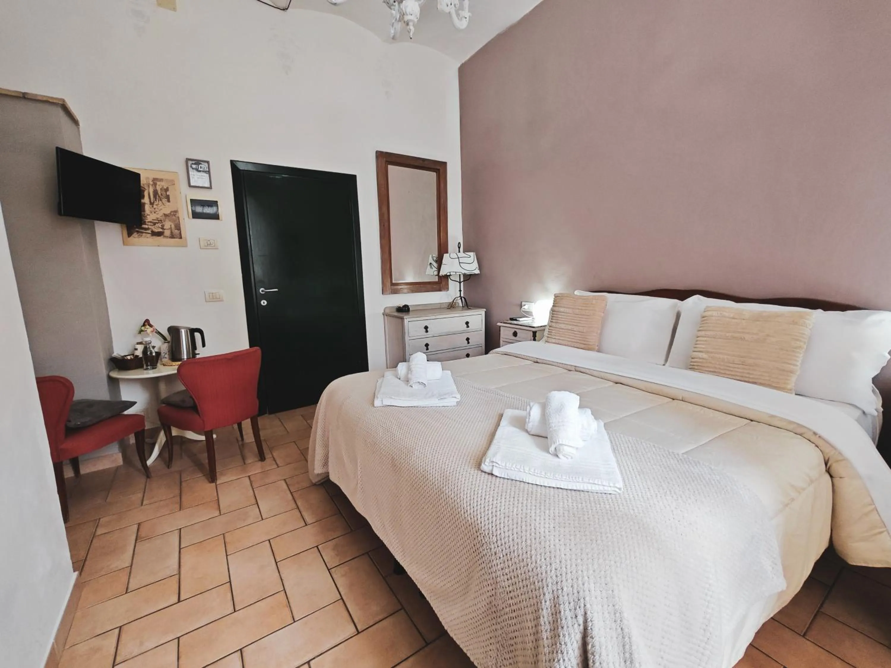 Photo of the whole room, Bed in La Casa dei Carrai