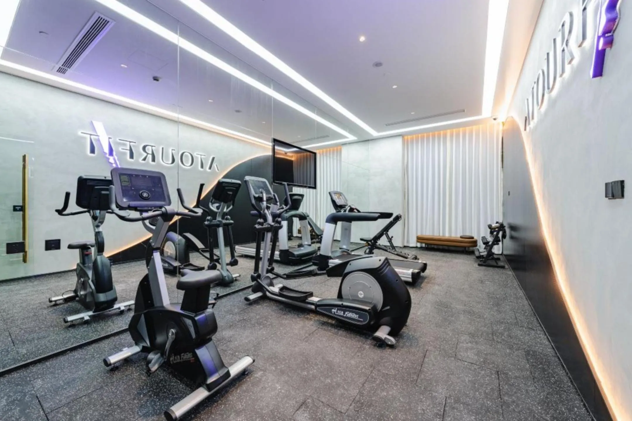 Fitness centre/facilities in Atour Hotel Lingang New Town