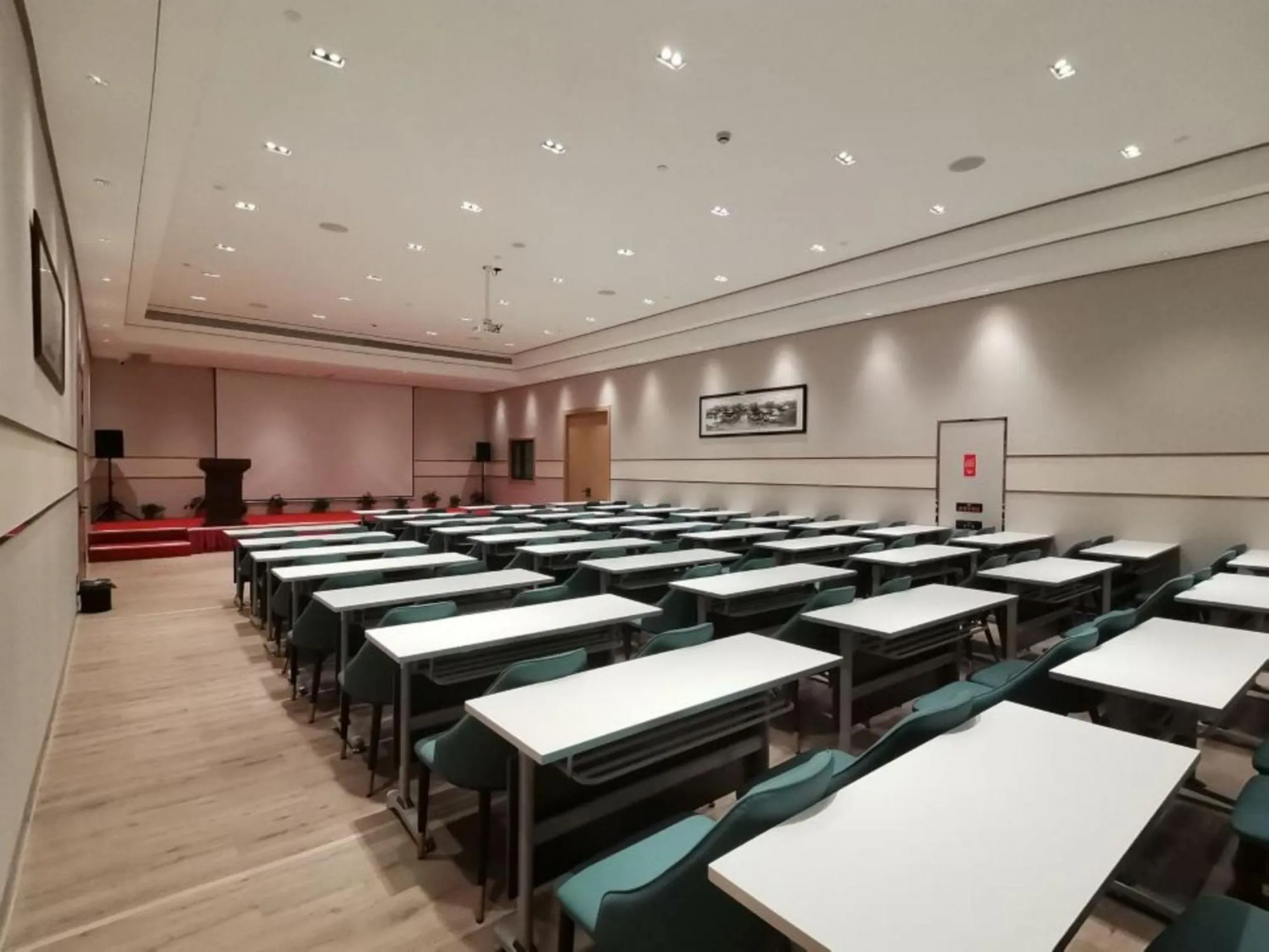 Meeting/conference room in Atour Hotel Lingang New Town