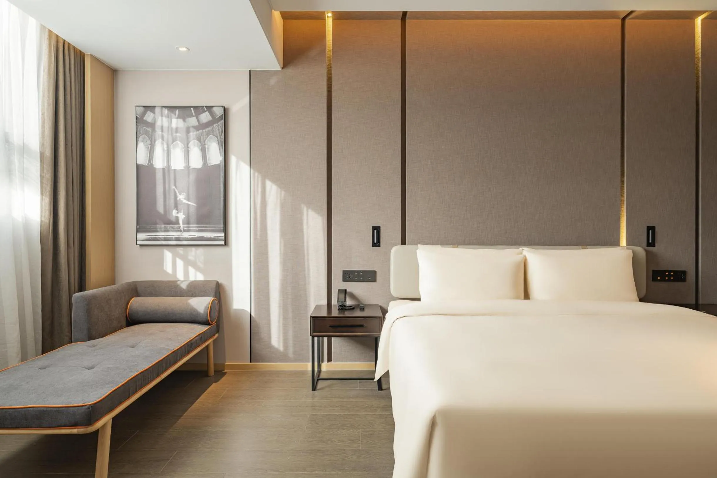 Photo of the whole room, Bed in Atour Hotel Lingang New Town