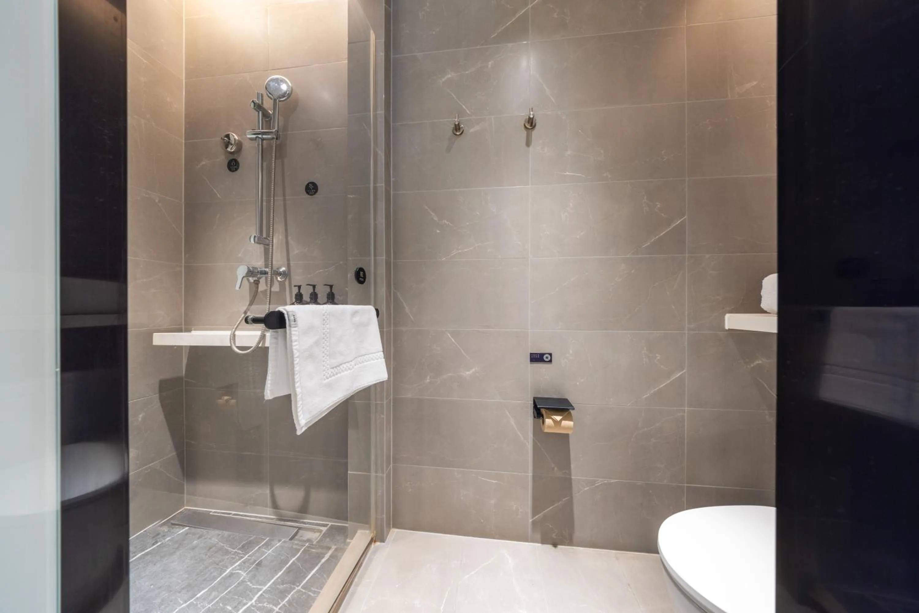 Shower in Atour Hotel Nanjing Confucius Temple Old East Gate