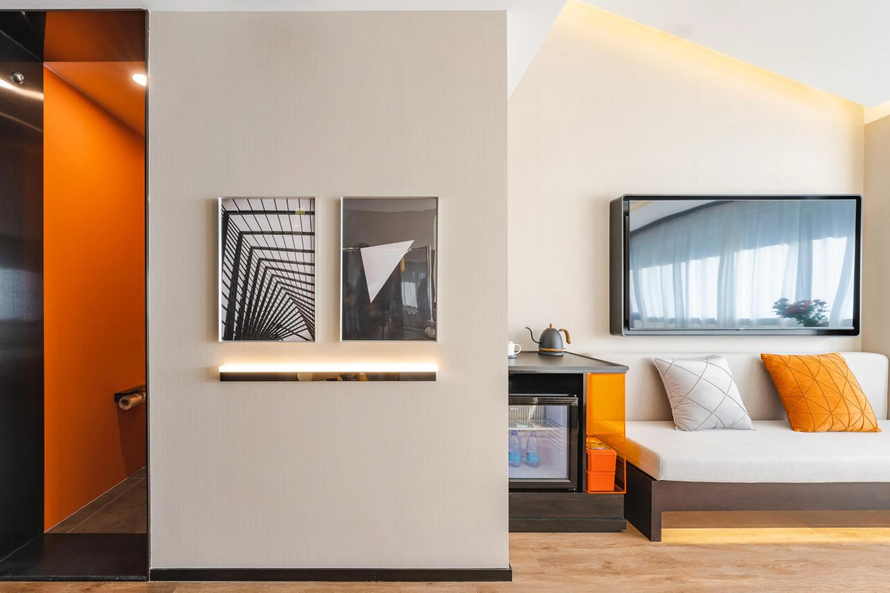 Toilet, Bed in Atour S Hotel Wuxi Nanchang Street