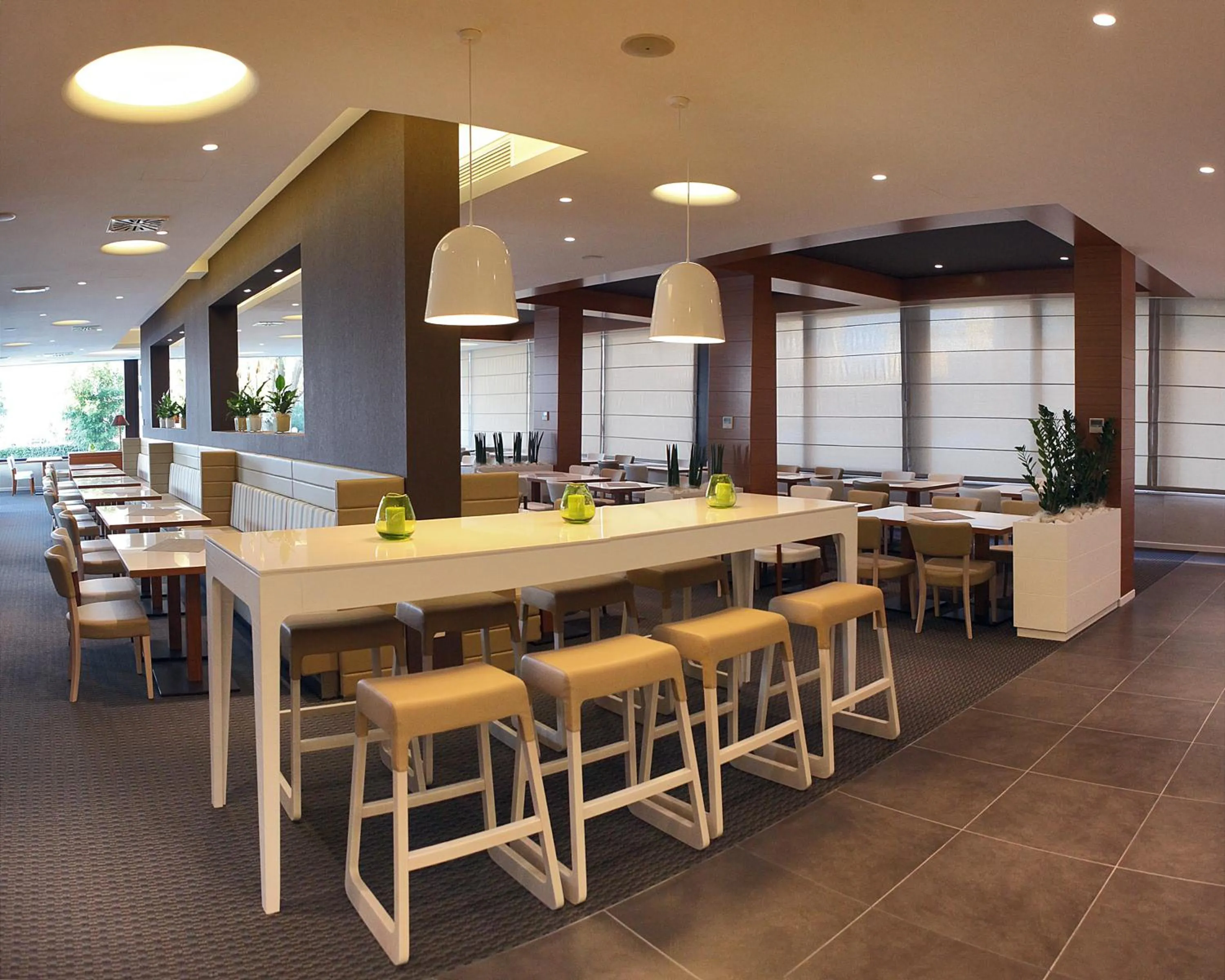 Restaurant/places to eat in Oxygen Lifestyle Hotel