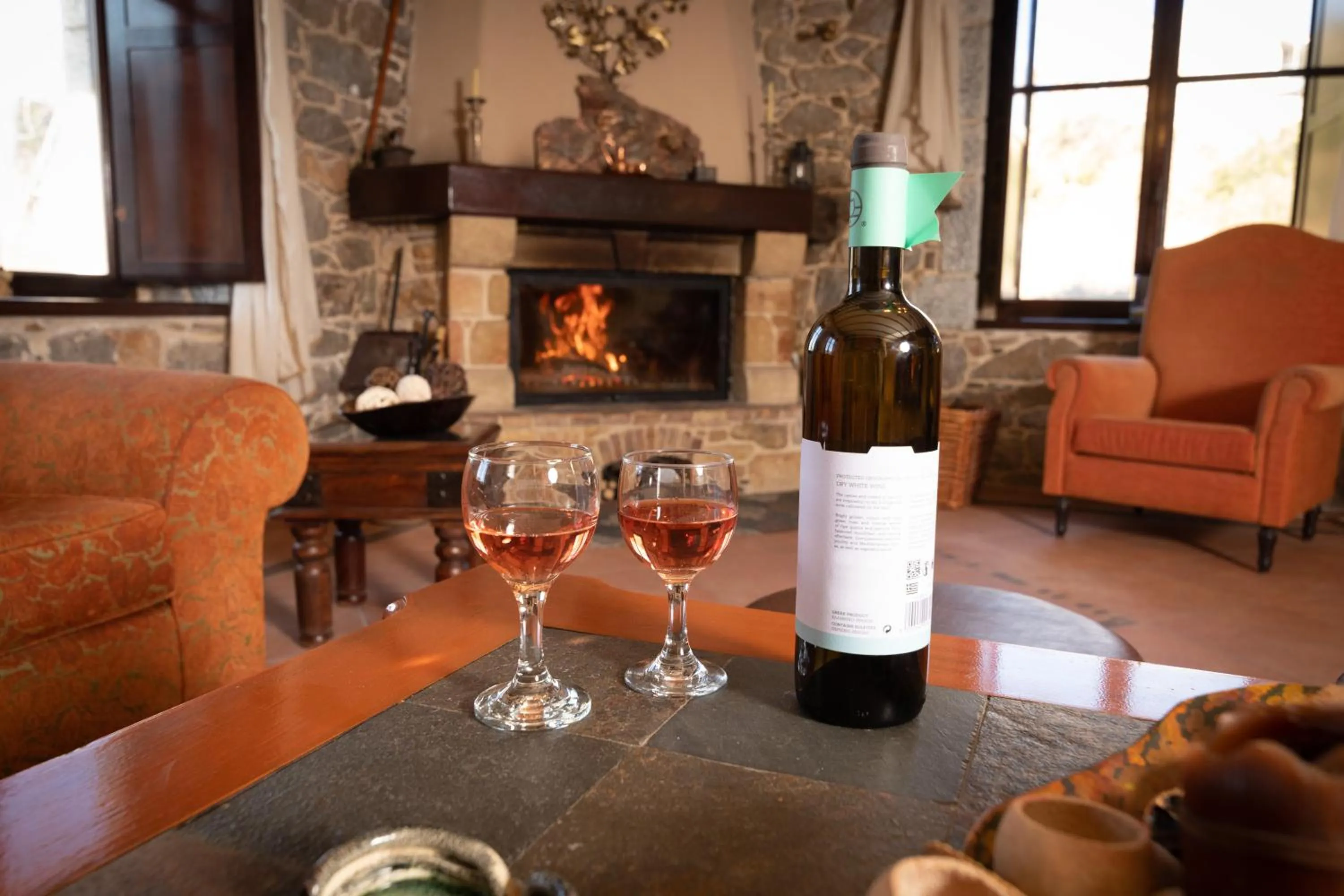 Lounge or bar in Ξενώνας Ουρανογείτων