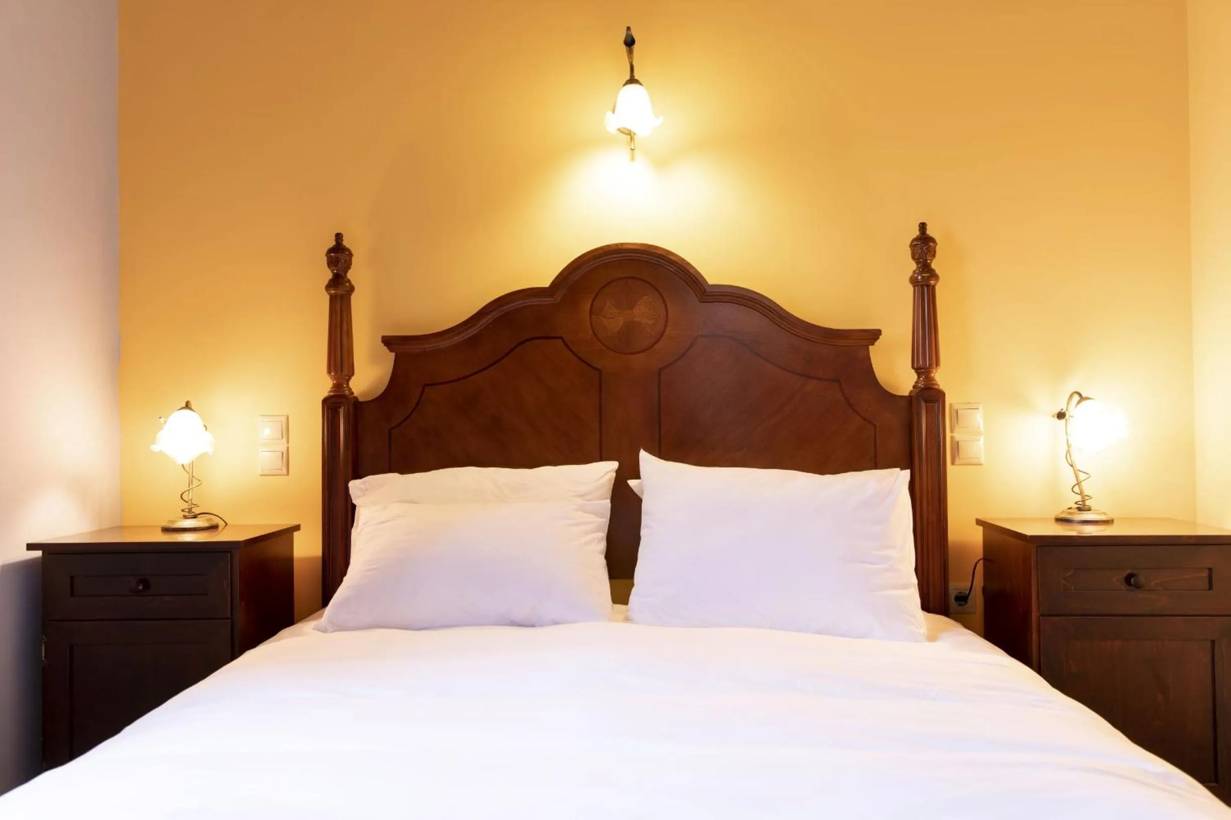 Bedroom, Bed in Ξενώνας Ουρανογείτων