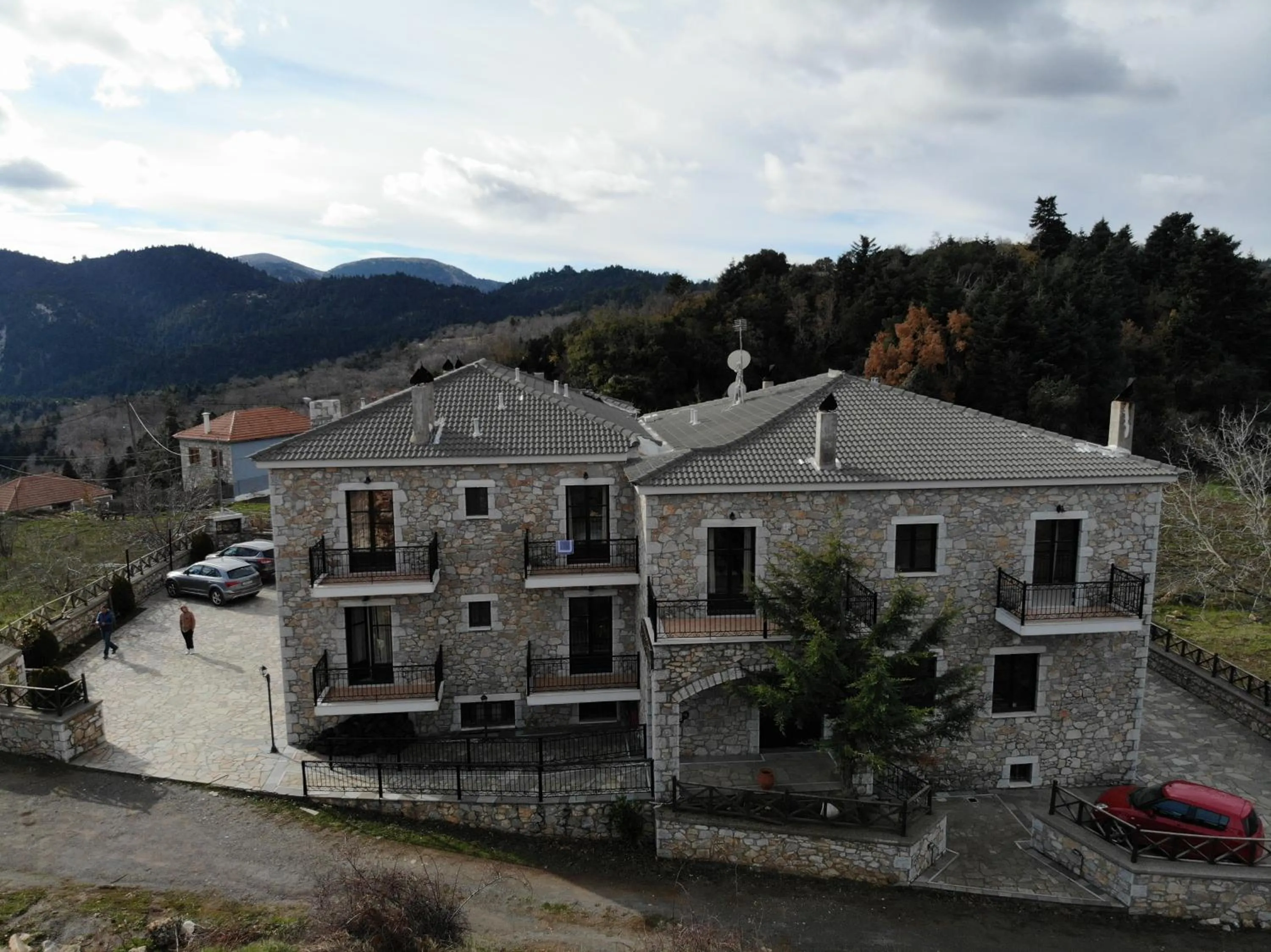 Property building in Ξενώνας Ουρανογείτων