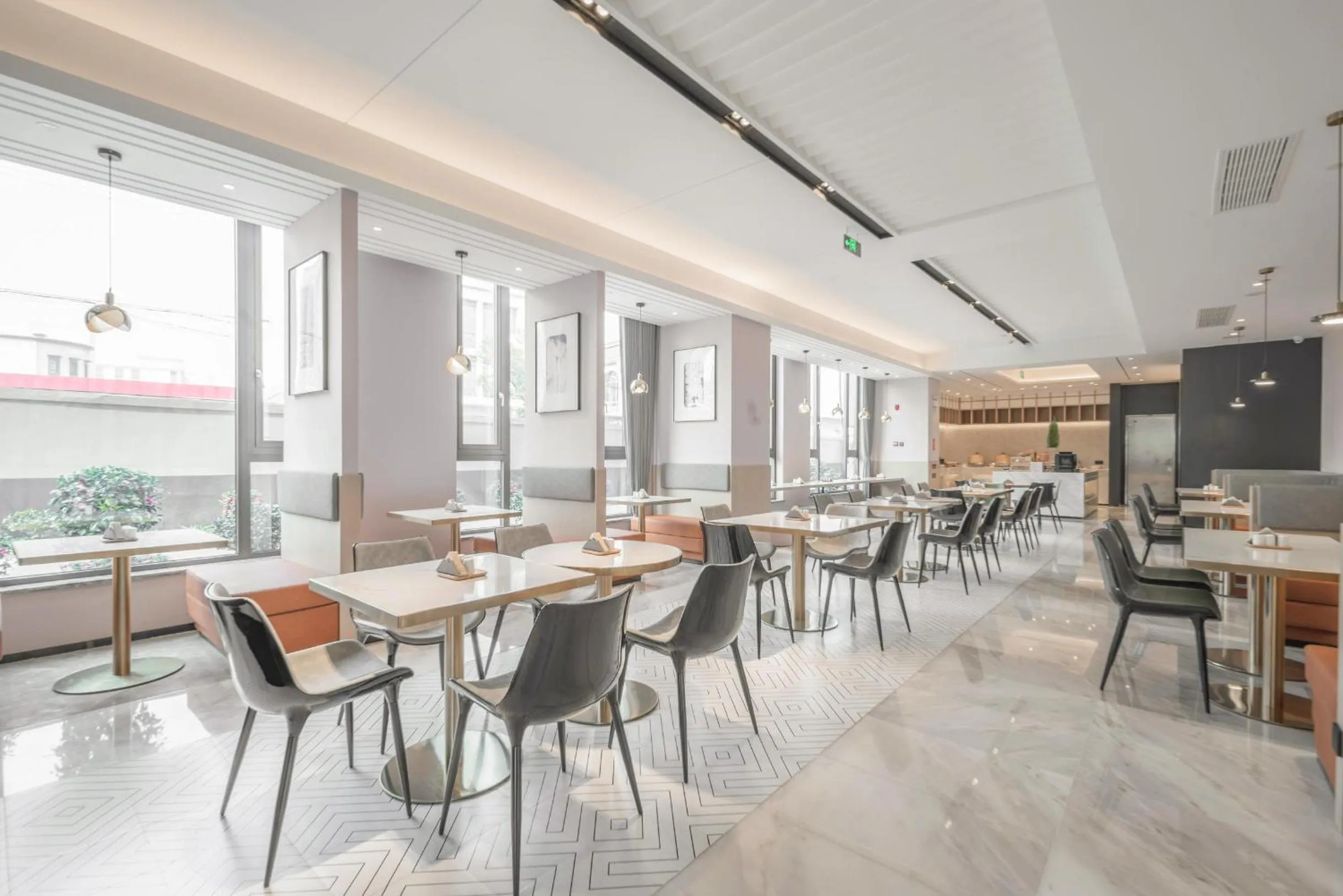 Atour Hotel Taizhou Maoye World