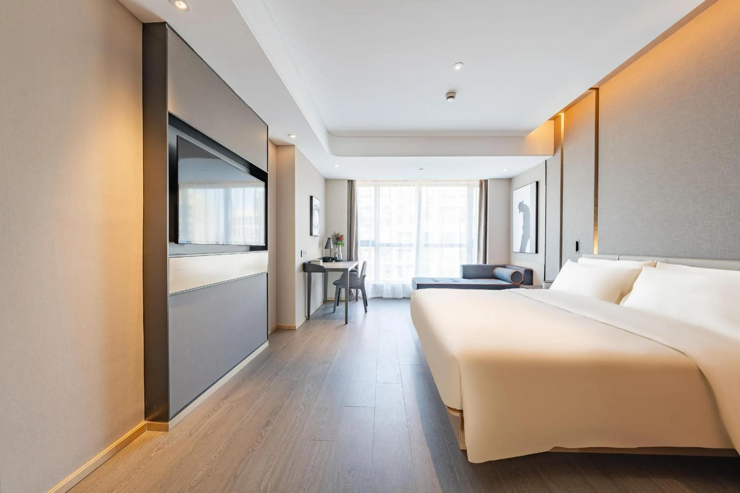 Photo of the whole room, Bed in Atour Hotel Hangzhou Qianjiang Century Zhenning Road