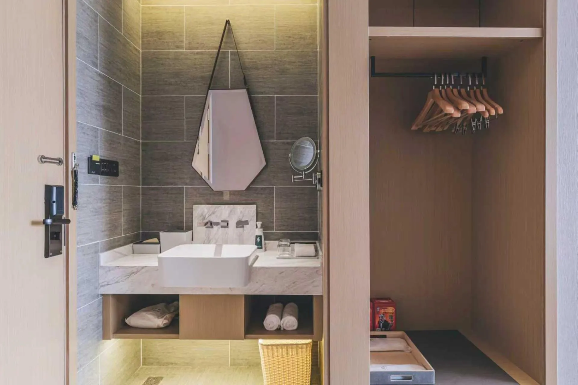 Bathroom in Atour Hotel Ningbo Jishi Harbor Outlets