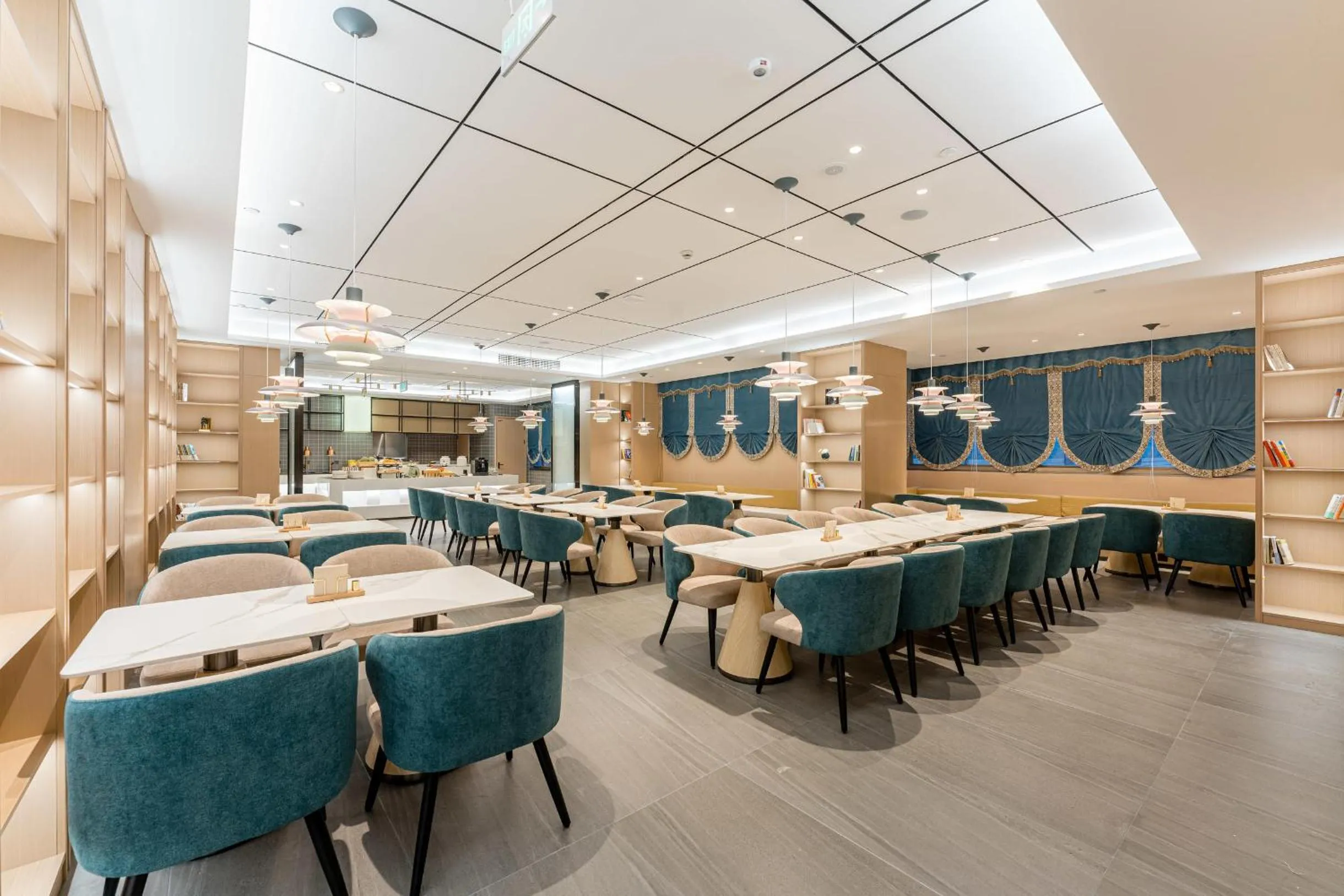 Atour Hotel Shangxing Lu Xun s Hometown