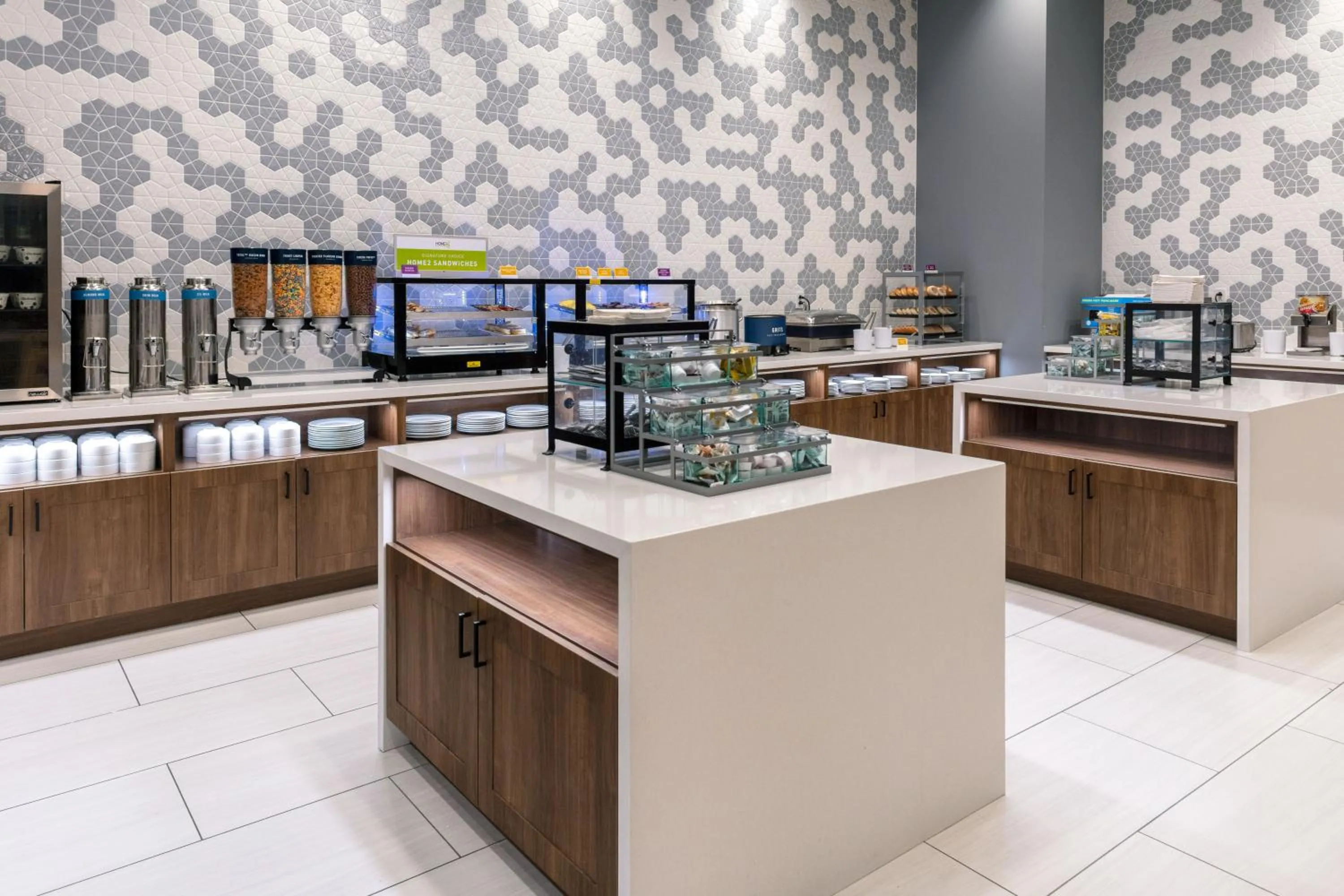 Buffet breakfast in Tru By Hilton St Louis Downtown Mo