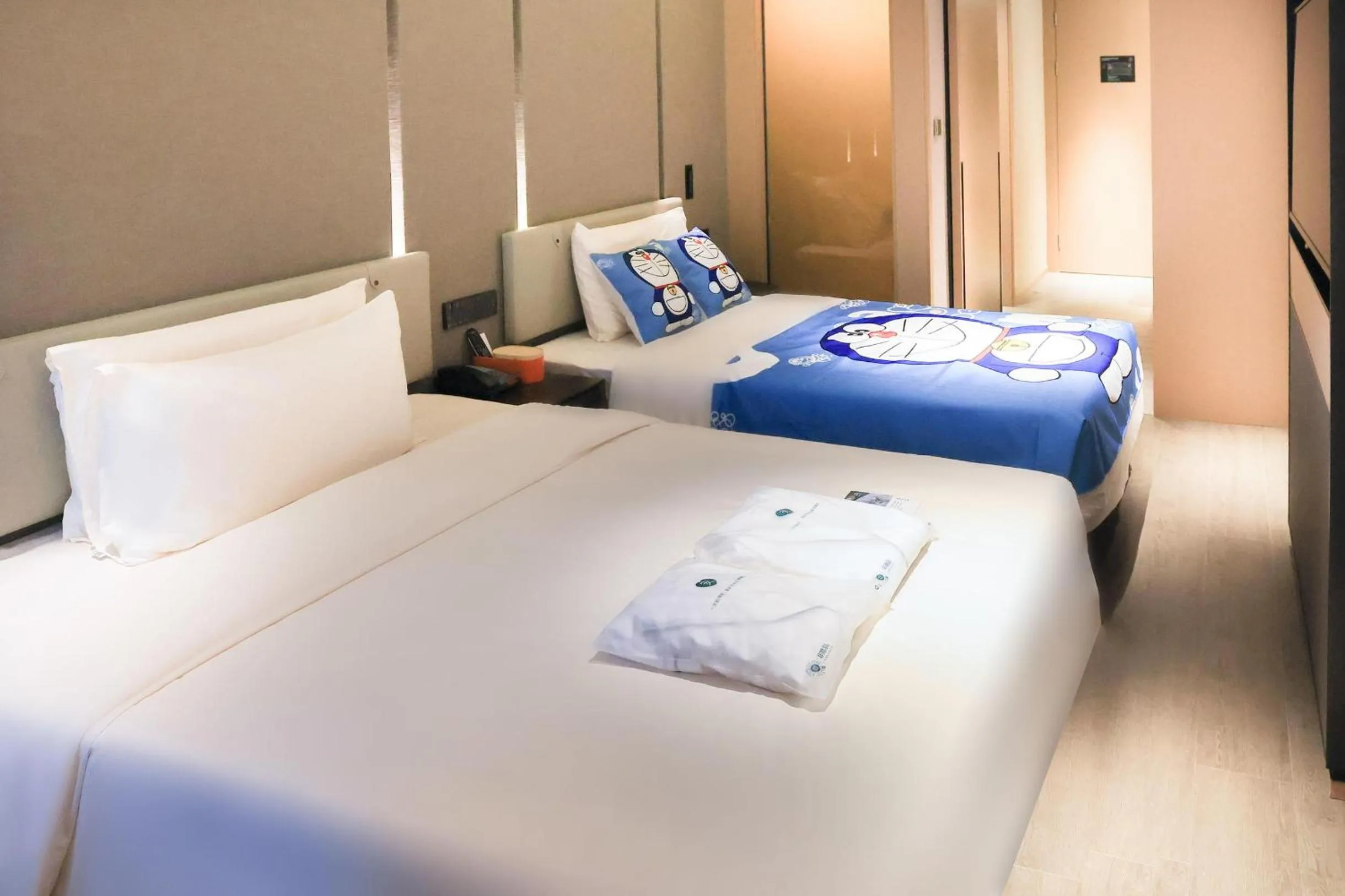 Bed in Atour Hotel Qingdao CBD Hangzhou Road