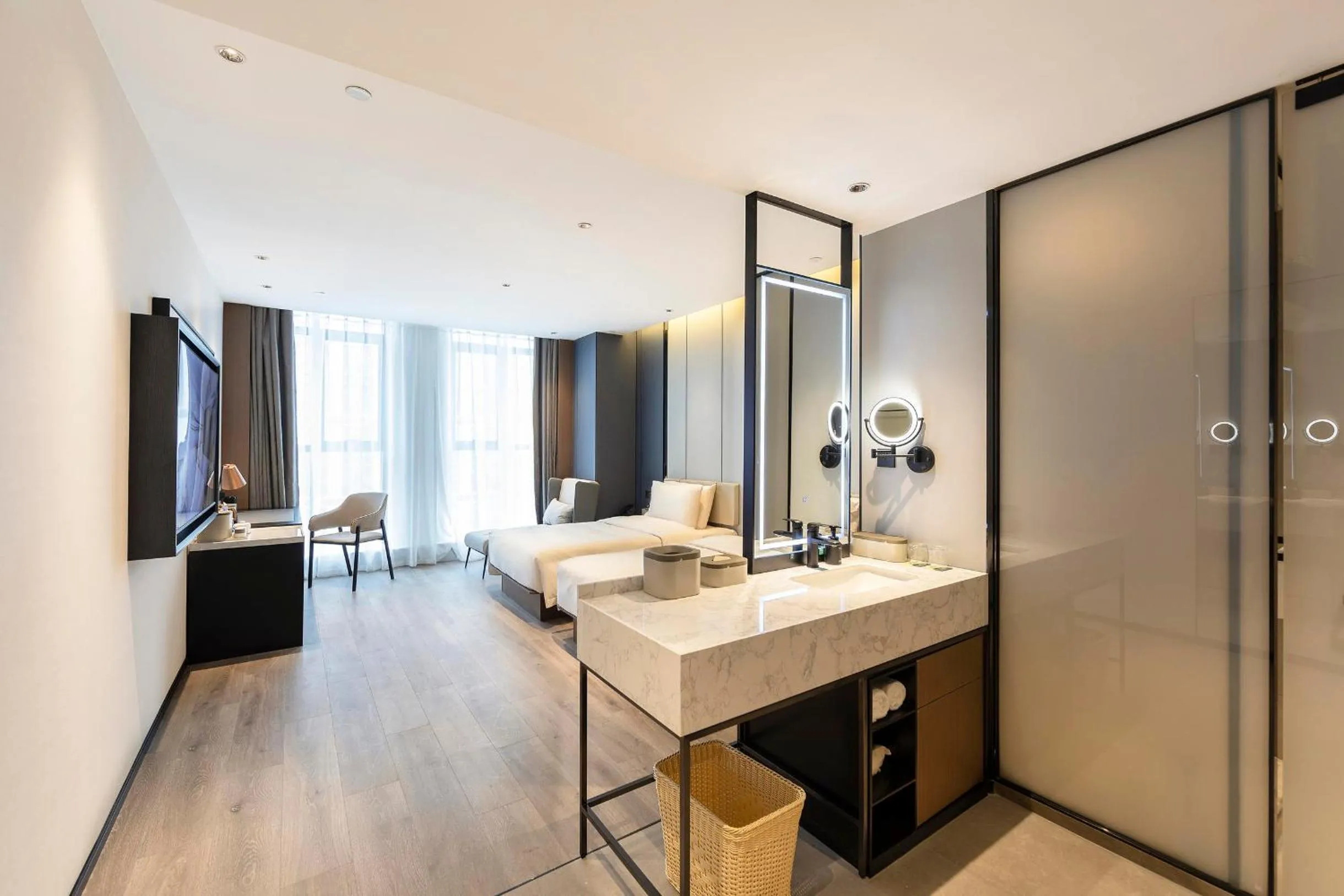 Atour Hotel Zhengzhou East Station Longzi Lake