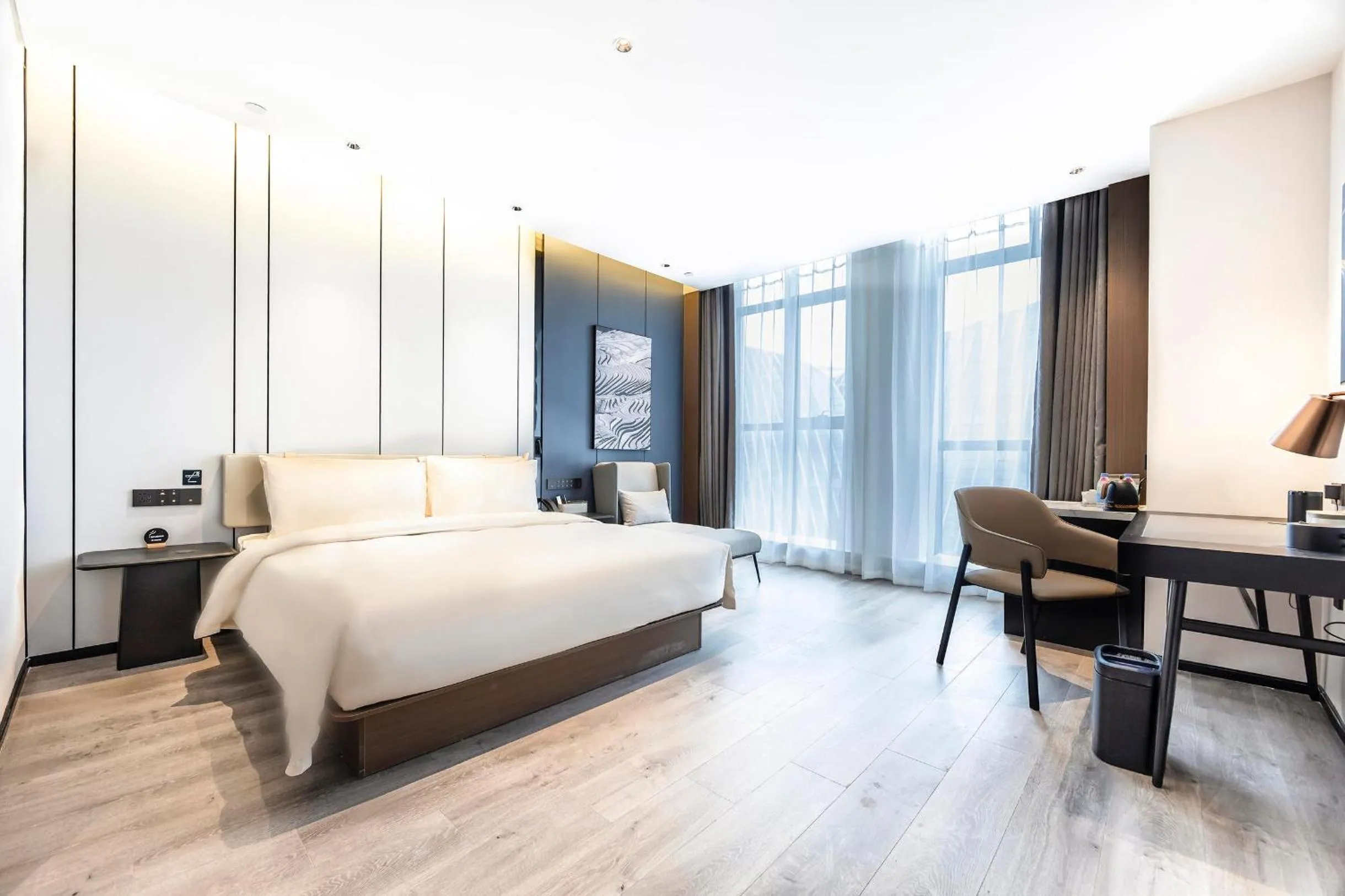 Bed in Atour Hotel Zhengzhou East Station Longzi Lake