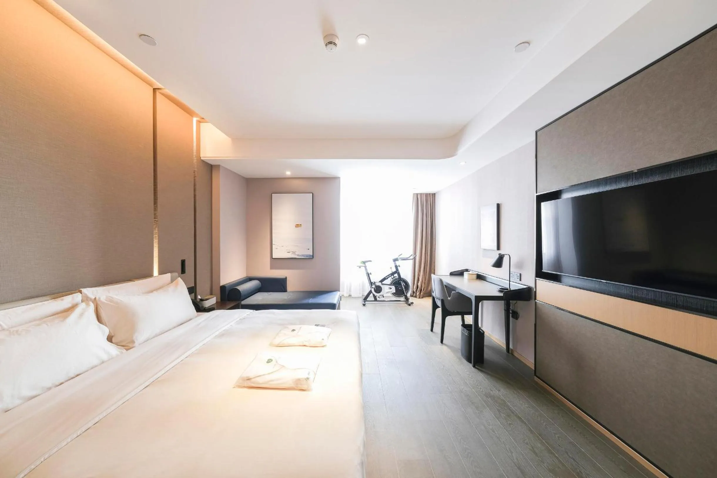 Bed in Atour Hotel Luoyang Yingtianmen