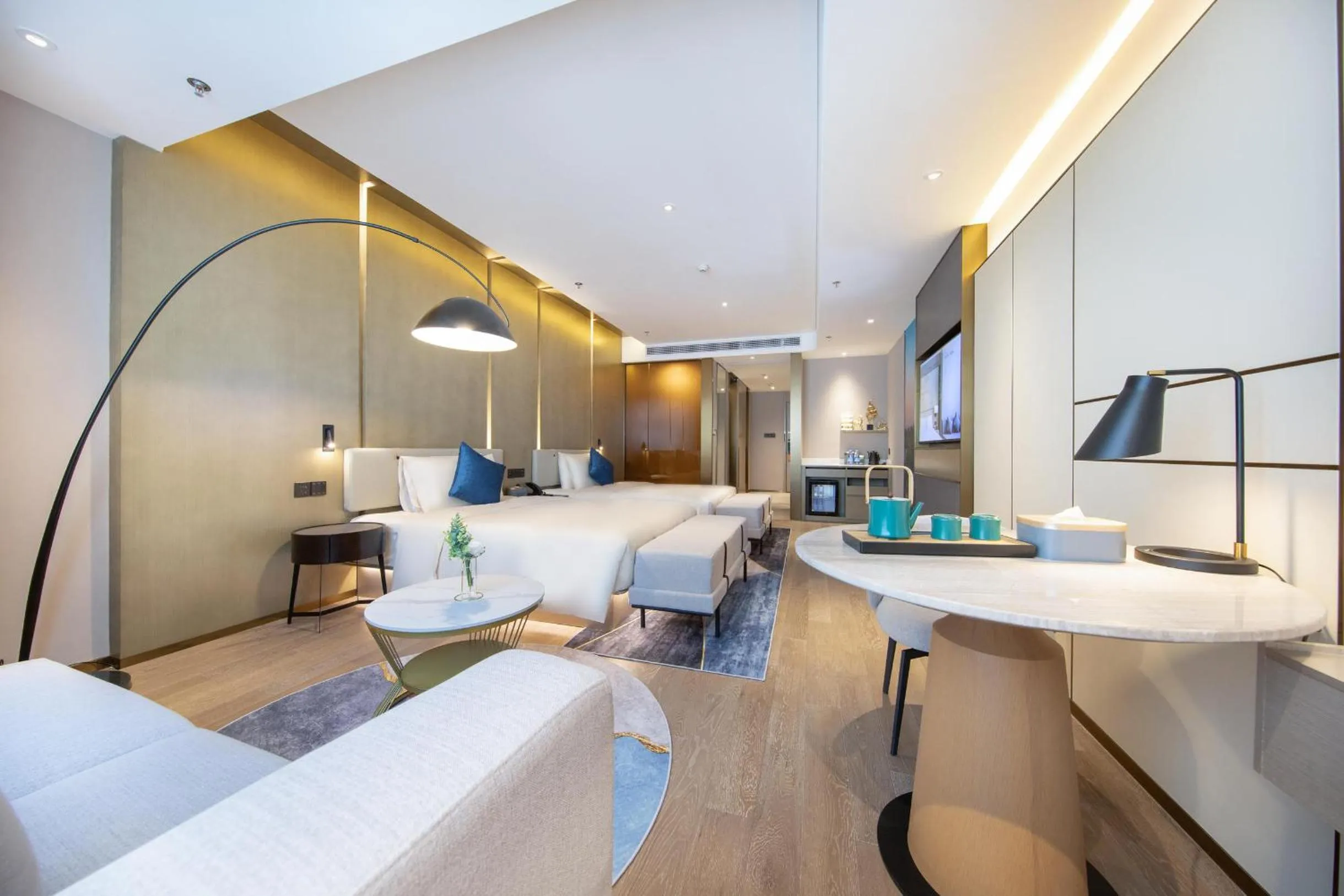 Bed in Atour S Hotel Wuhan Chuhehanjie