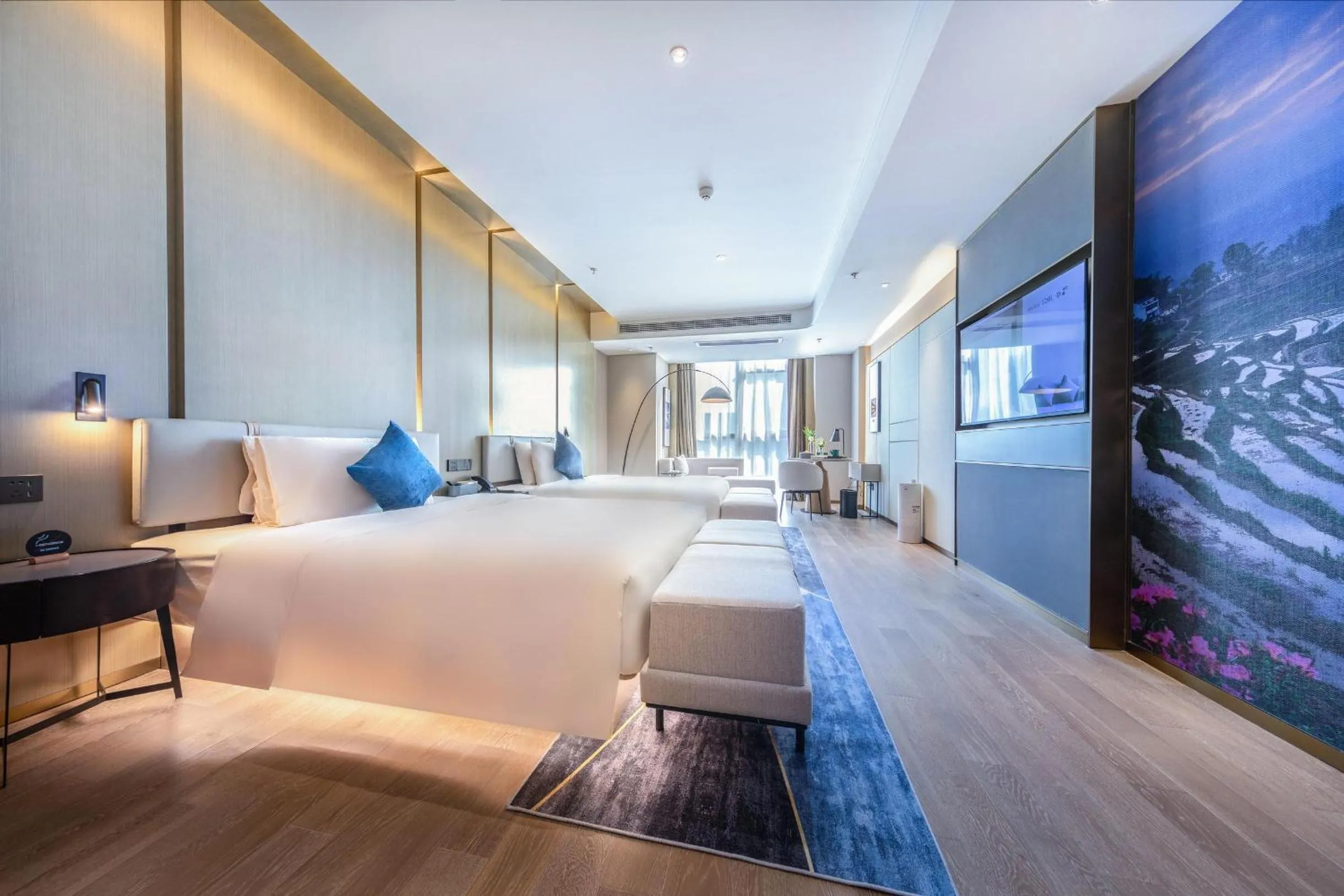 Bed in Atour S Hotel Wuhan Chuhehanjie