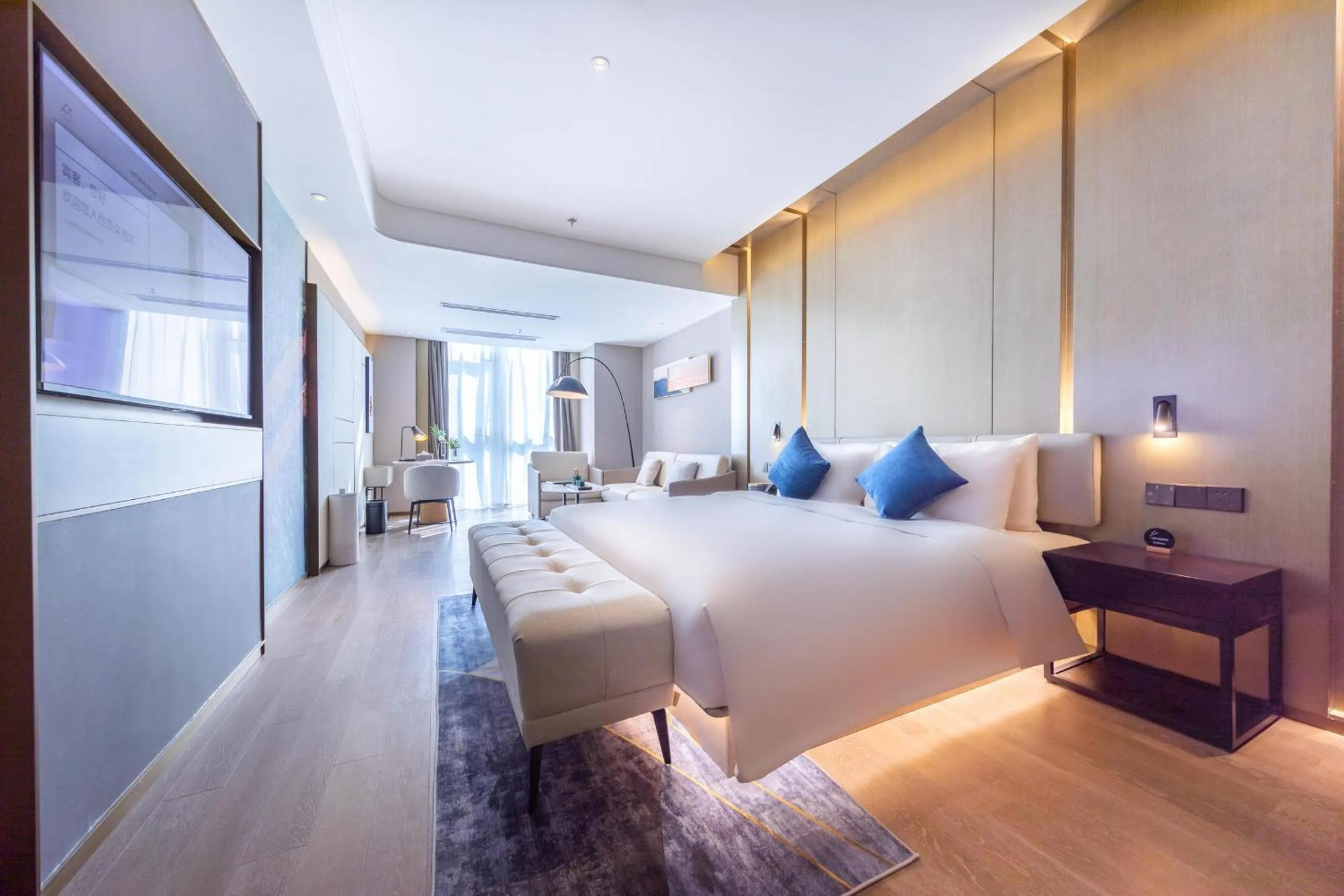 Bed in Atour S Hotel Wuhan Chuhehanjie