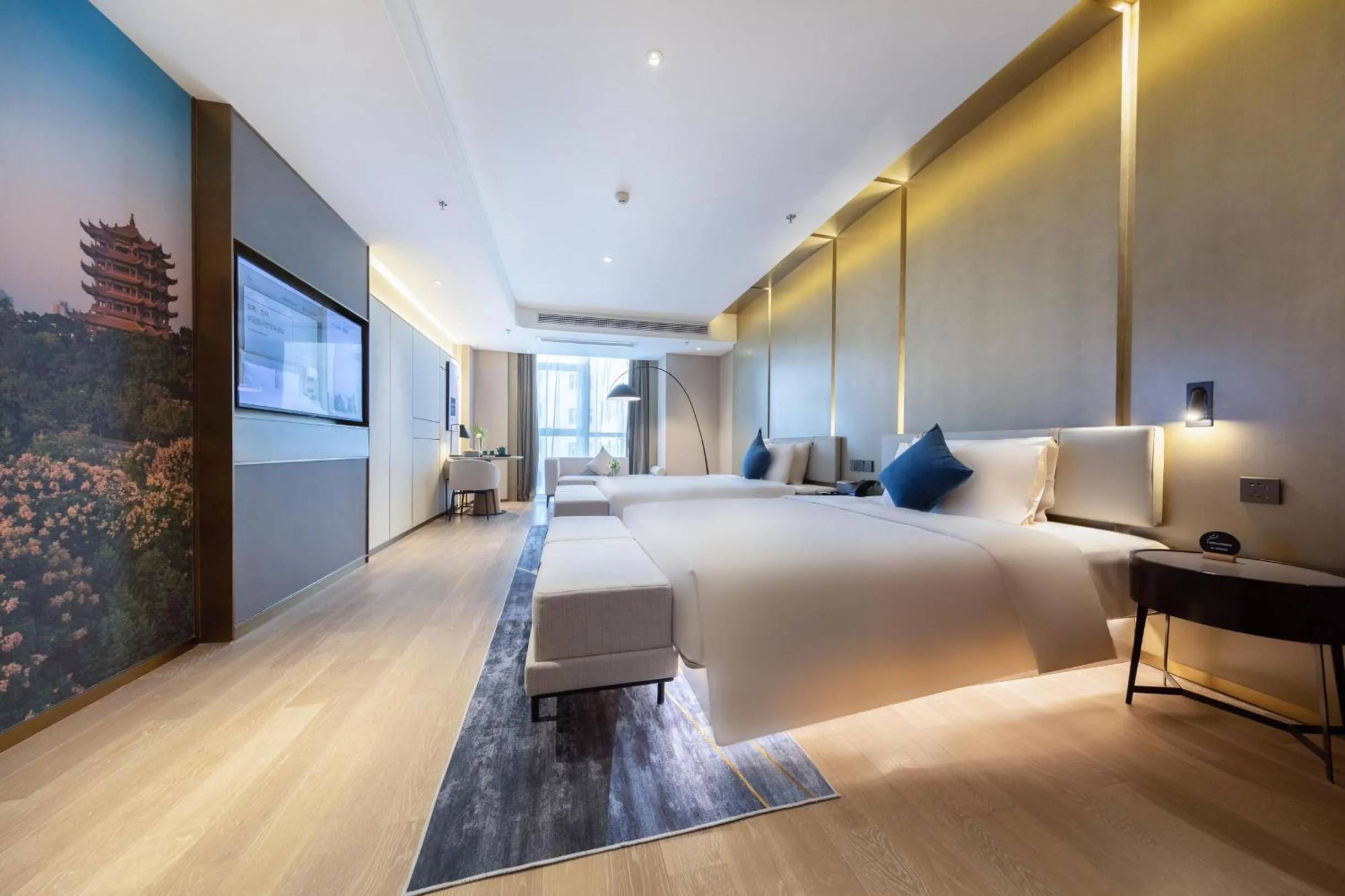 Bed in Atour S Hotel Wuhan Chuhehanjie