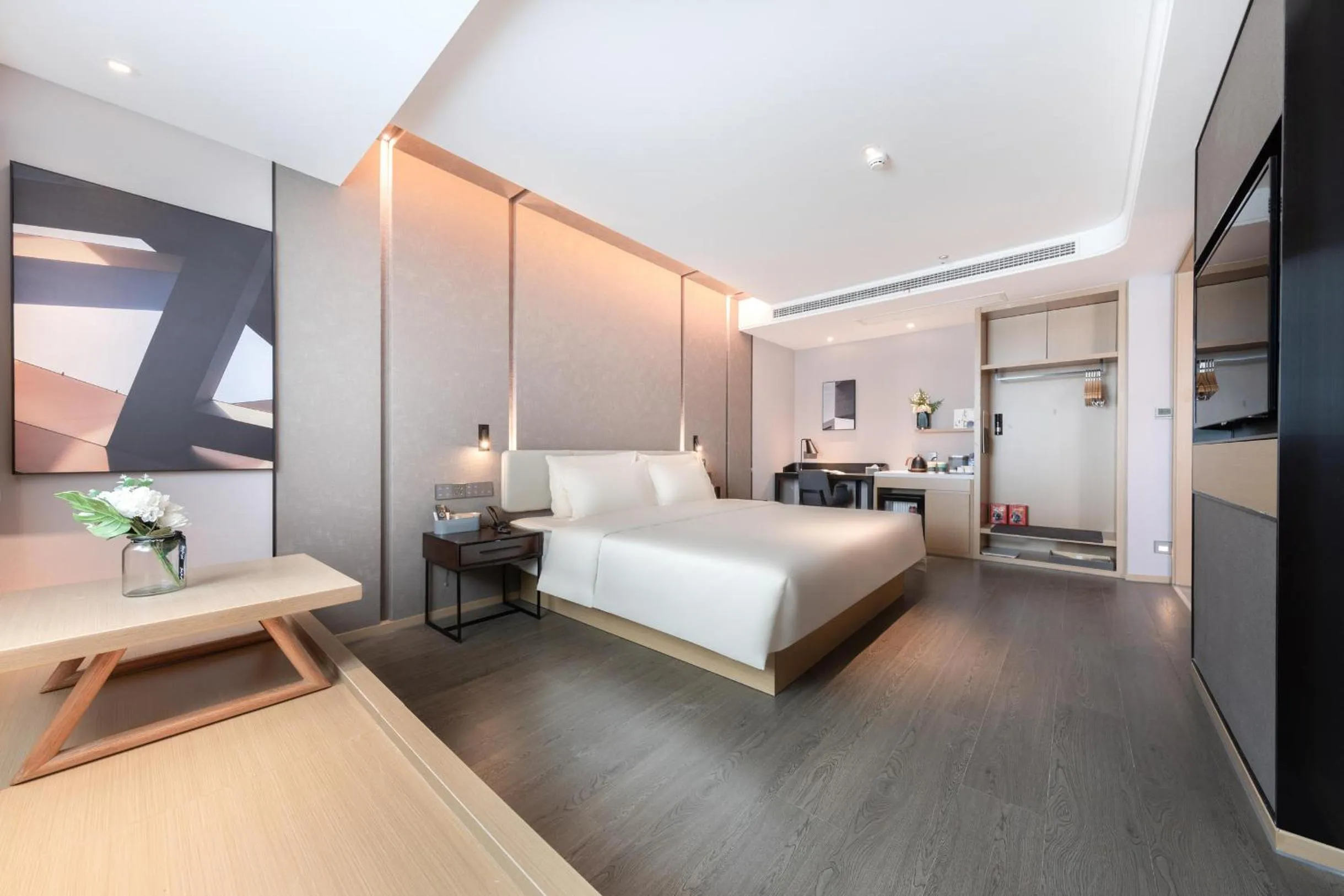 Bed in Atour Hotel Wuhan Yellow Crane Tower