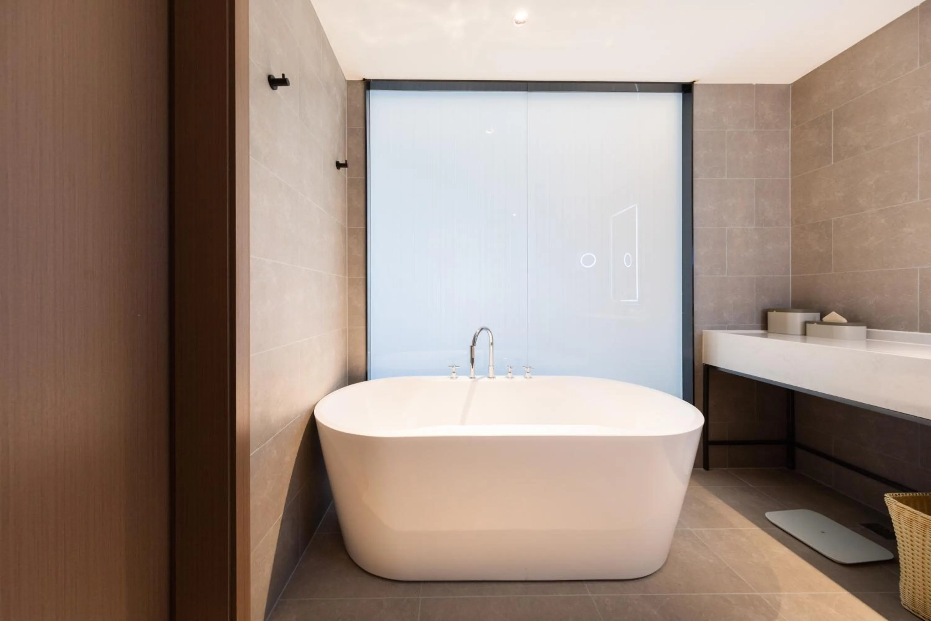 Atour Hotel Wuhan Optics Valley Square Yangjia Bay