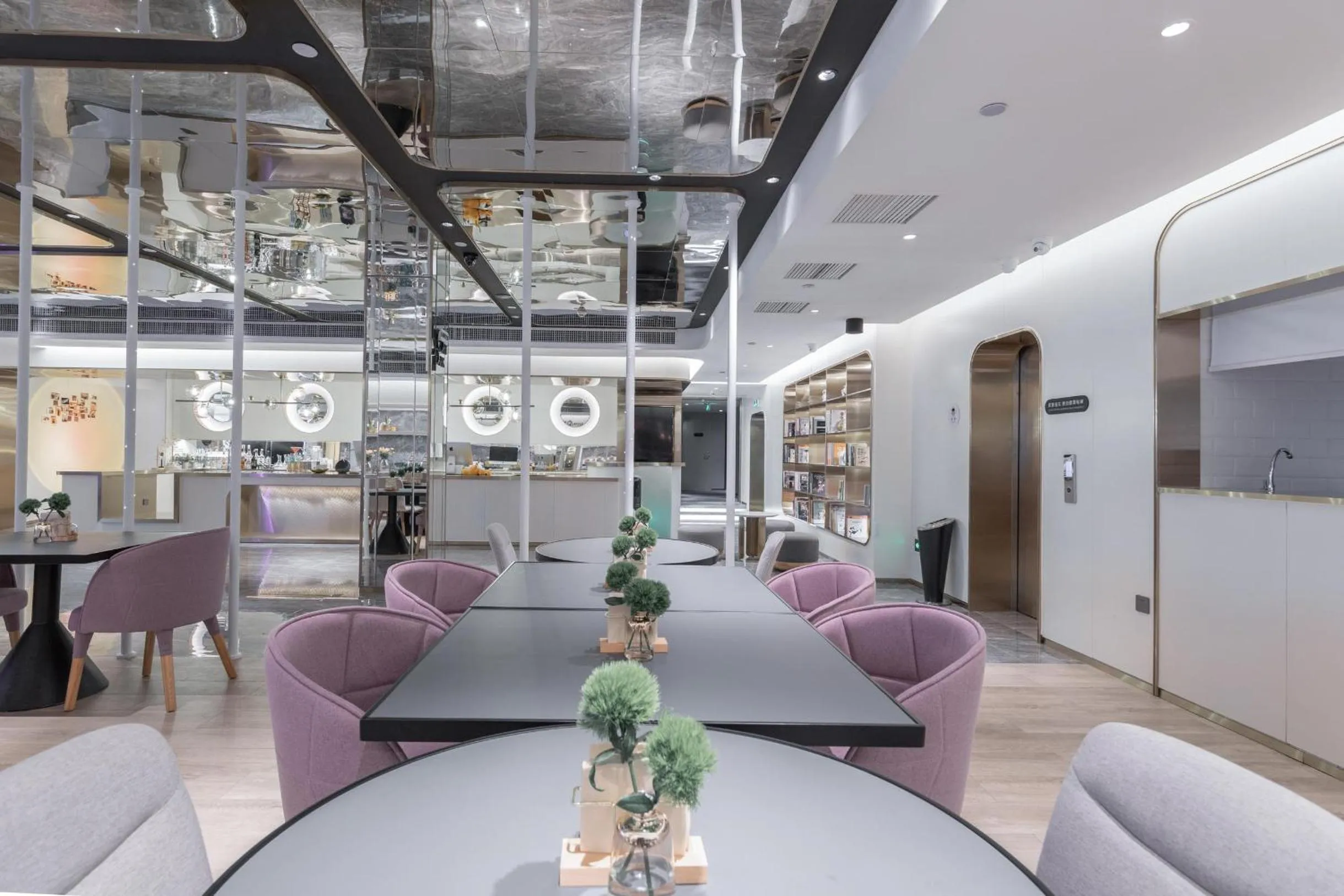 Restaurant/places to eat in Atour X Hotel Guangzhou Zhujiang New Town Siyouxin Road