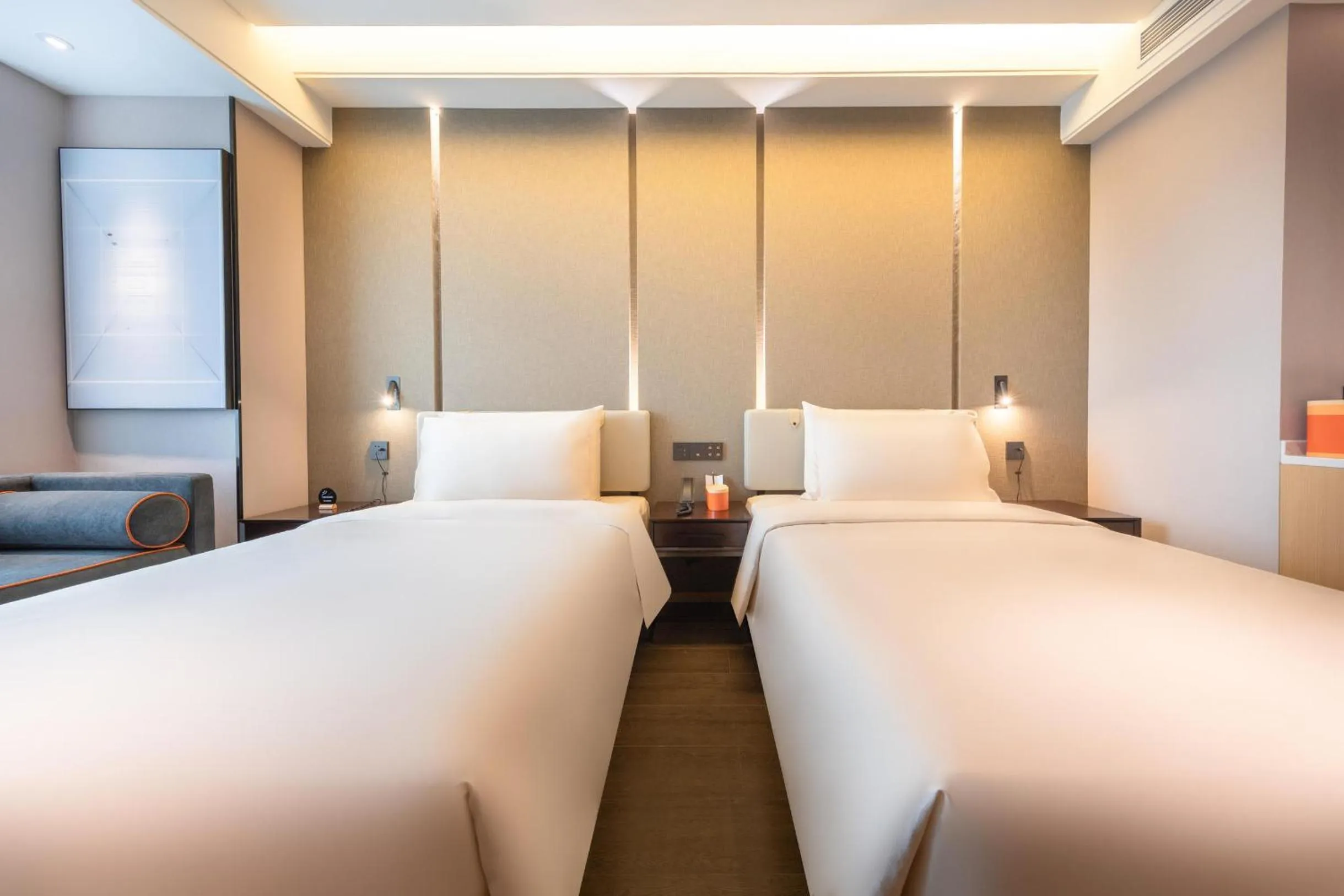 Bed in Atour Hotel Zhuhai Gongbei Fuhuali