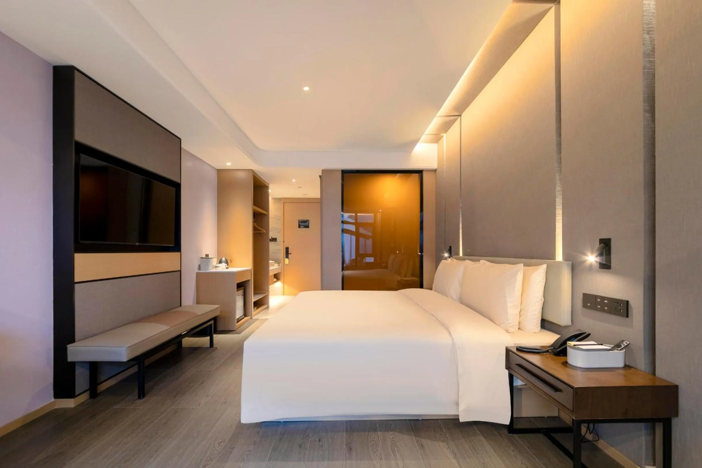 Bed in Atour Hotel Guilin Two Rivers and Four Lakes Elephant Trunk Hill