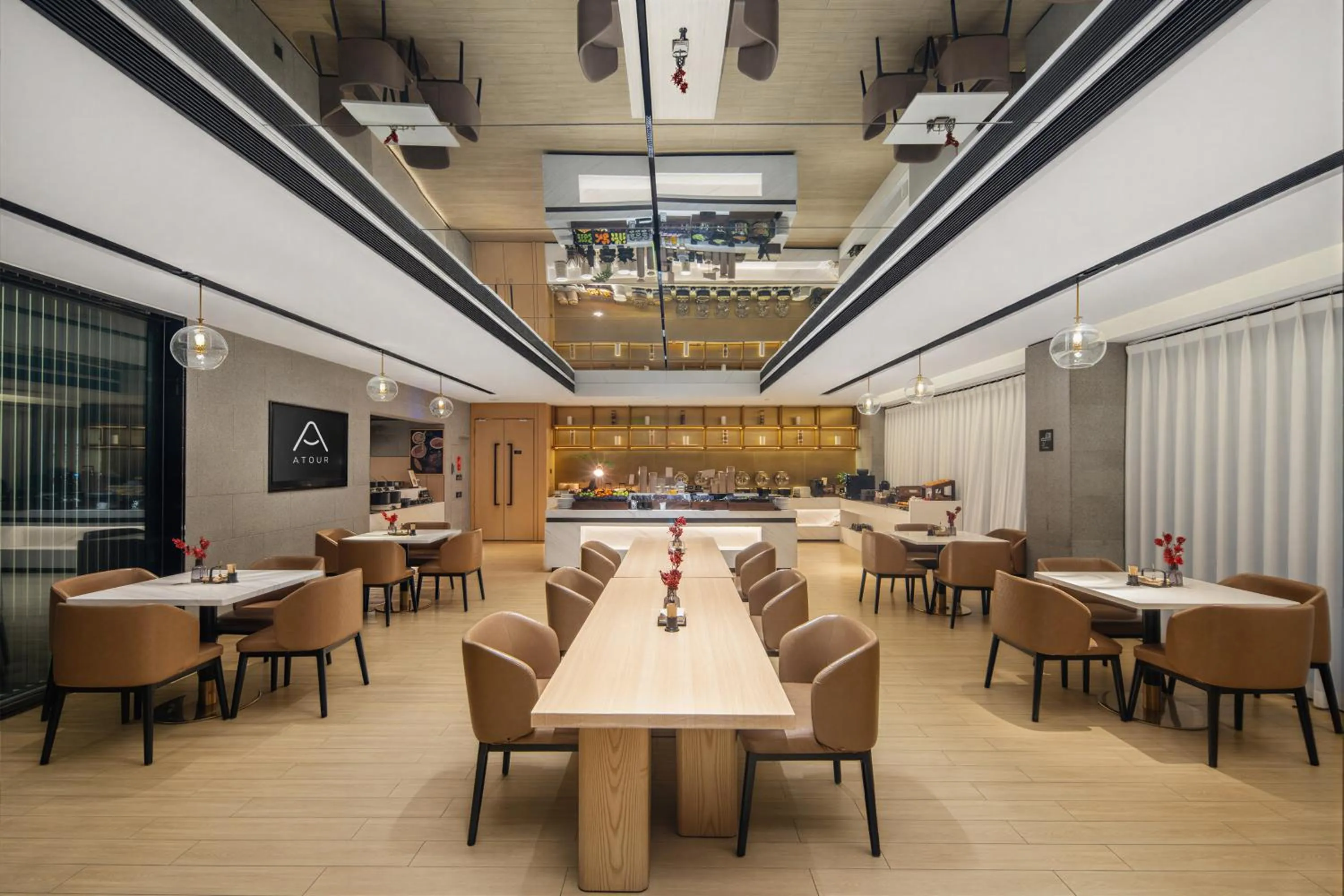 Restaurant/places to eat in 重庆西站站前广场亚朵酒店