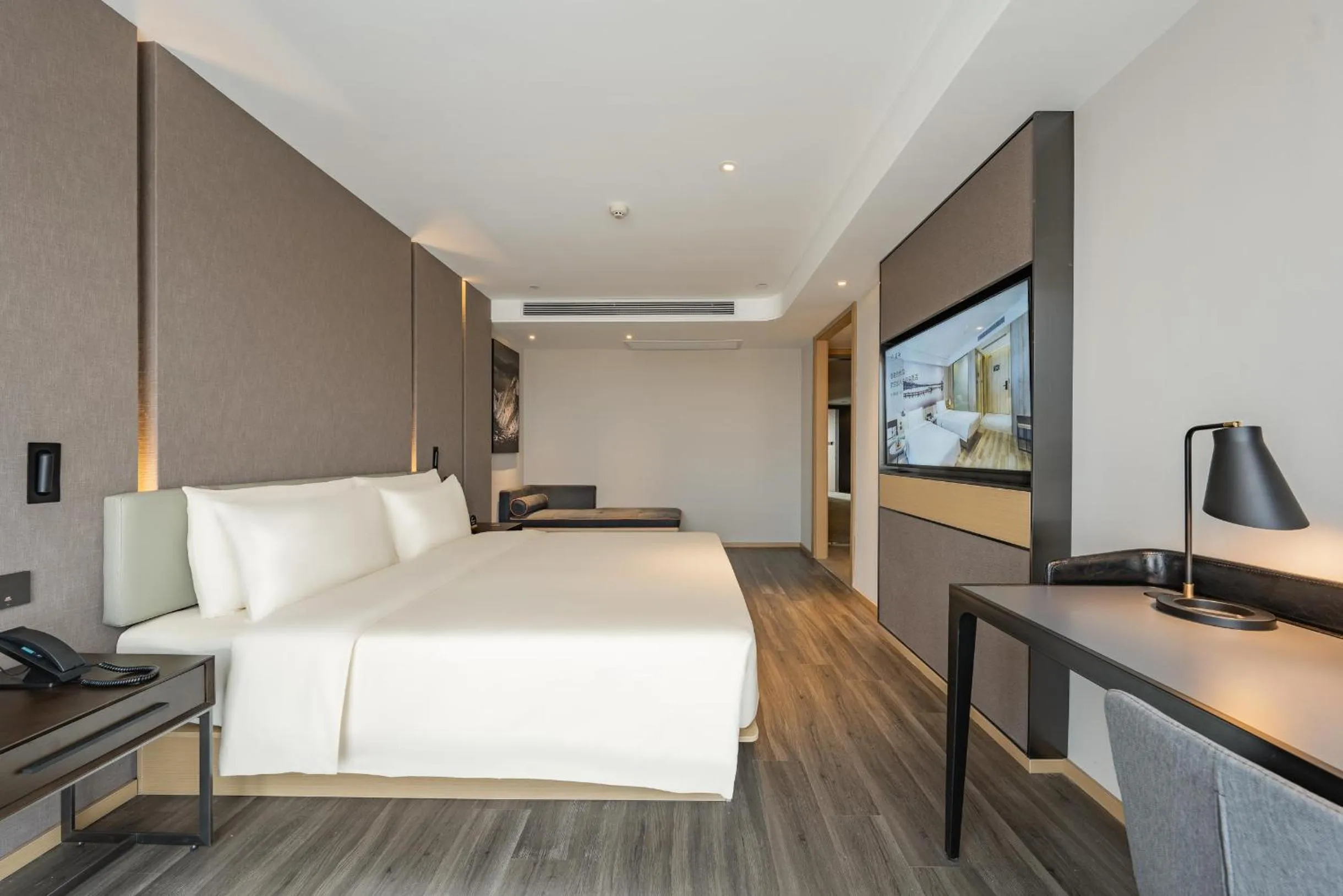 Bed in Atour Hotel Chongqing West Station