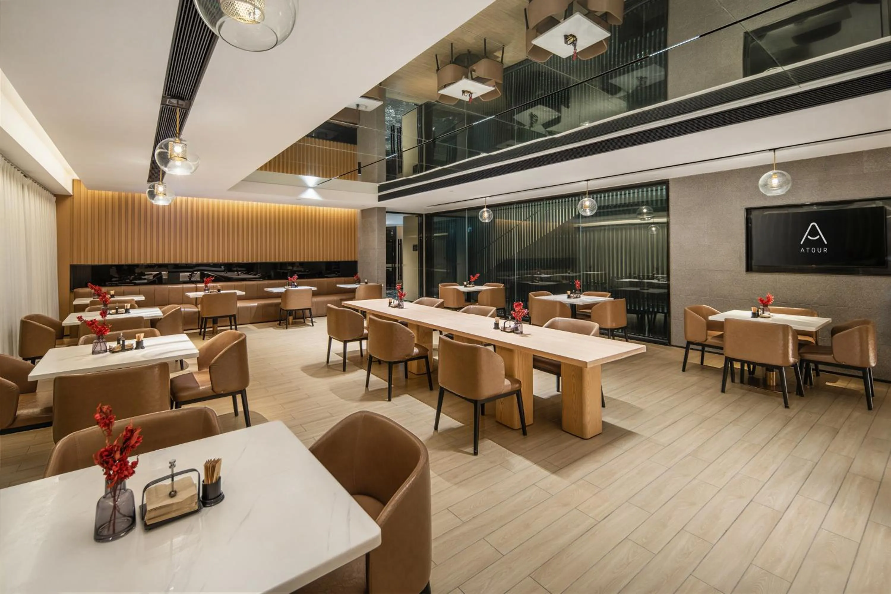 Restaurant/places to eat in 重庆西站站前广场亚朵酒店