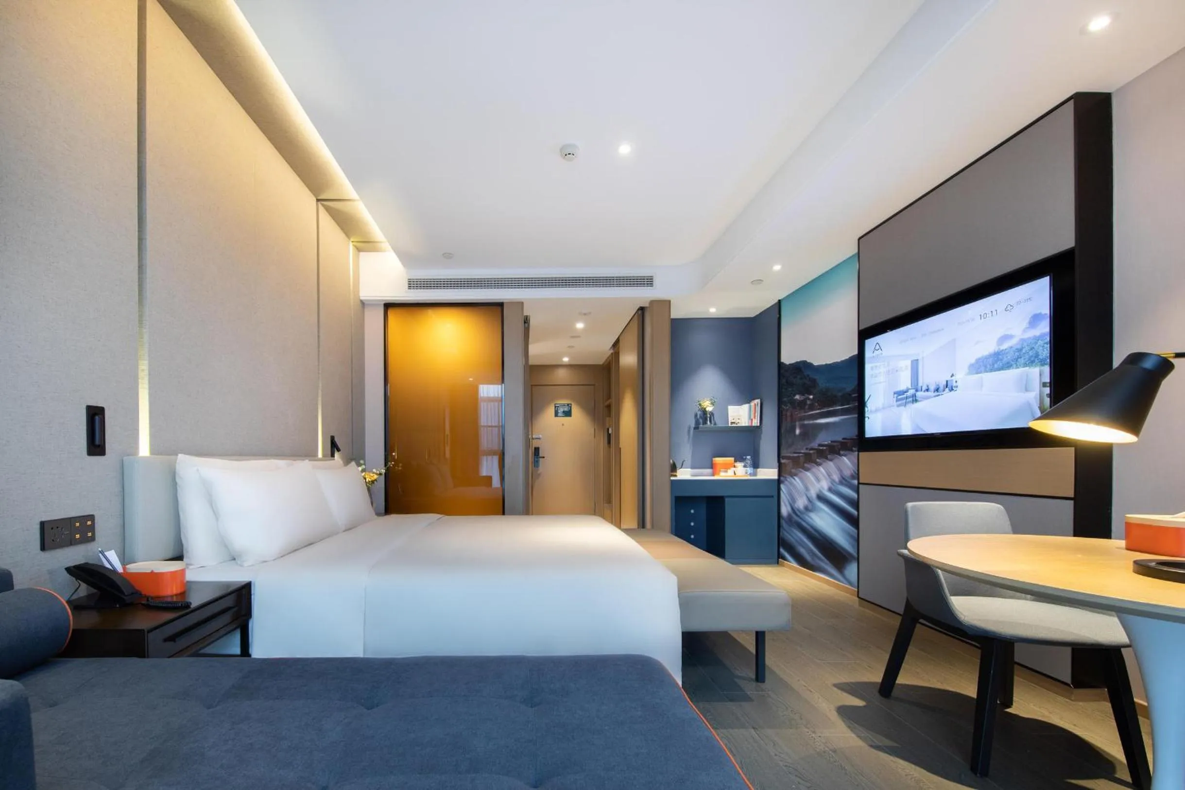 Photo of the whole room, Bed in Atour Hotel Meishan Government Affairs Center