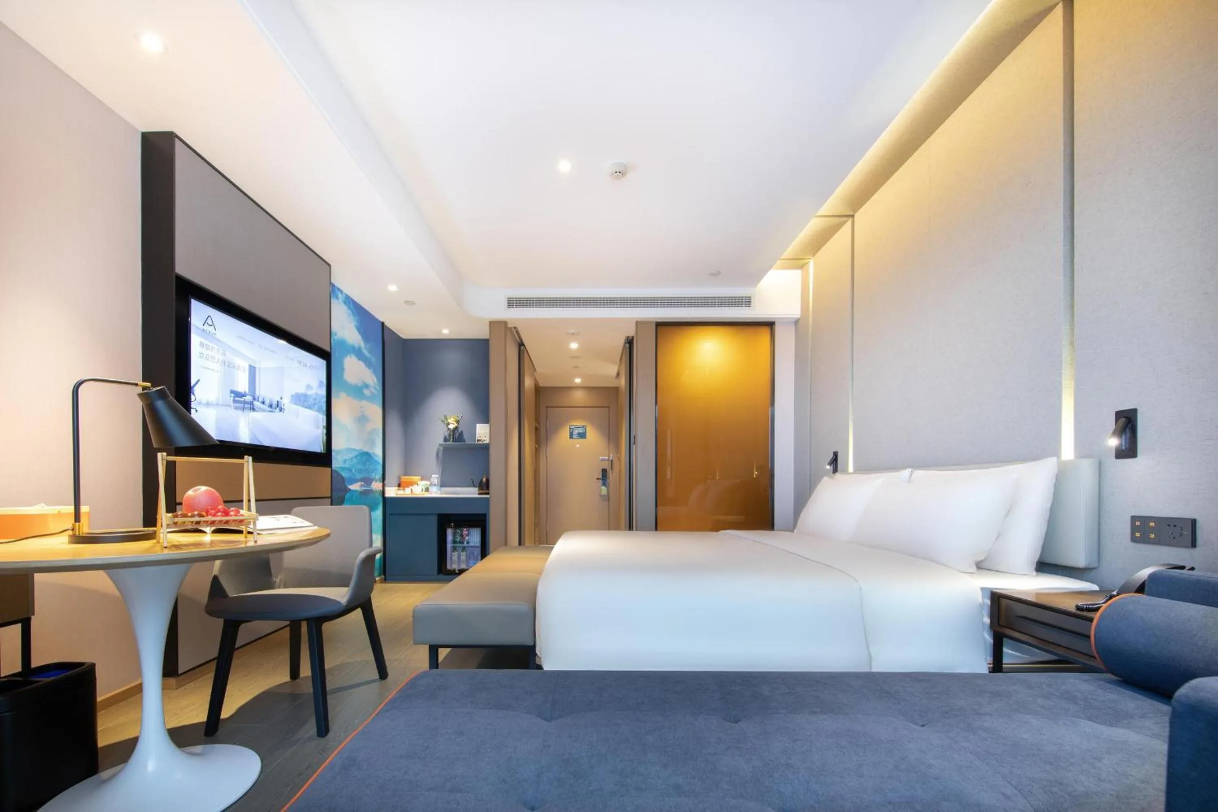 Photo of the whole room, Bed in Atour Hotel Meishan Government Affairs Center